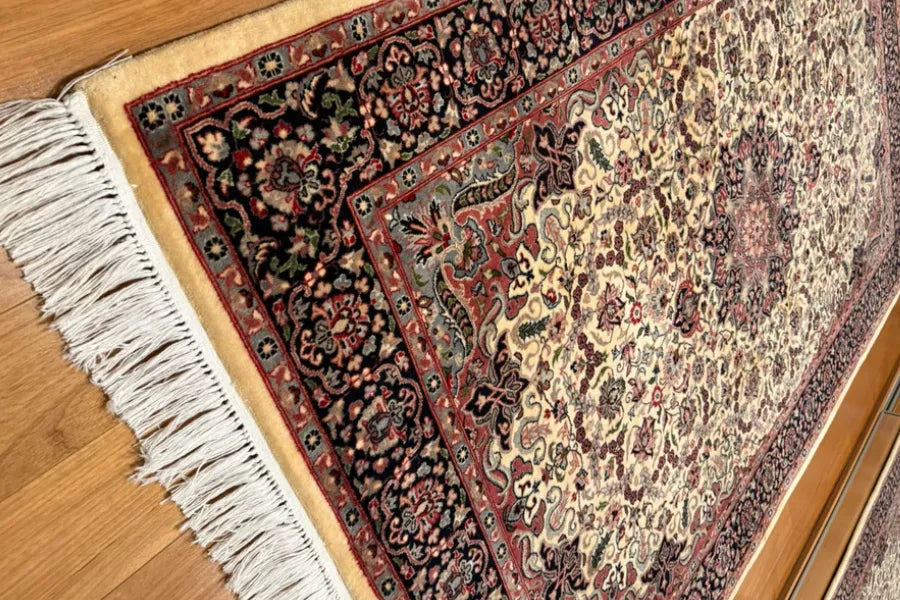 Como Identificar um Tapete Persa Original: Guia Definitivo do Curador