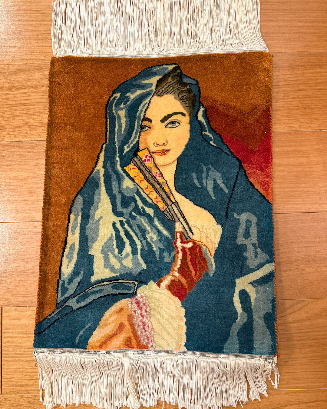 Tapete Persa Tabriz (Figura Feminina Oriental)