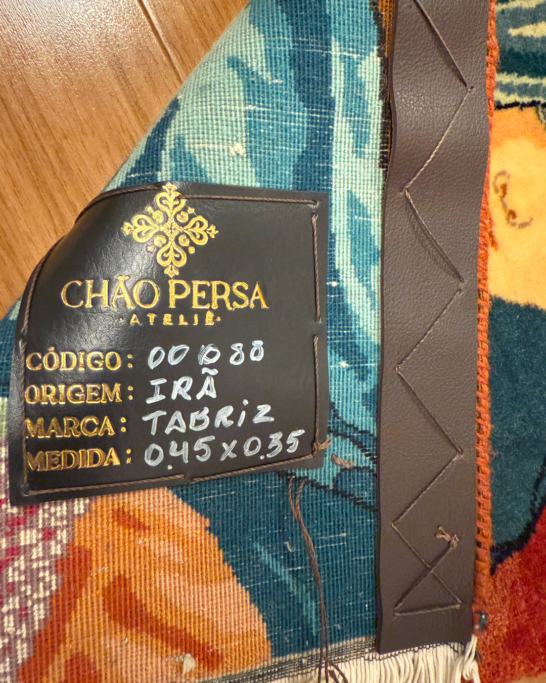 Tapete Persa Tabriz (Figura Feminina Oriental)