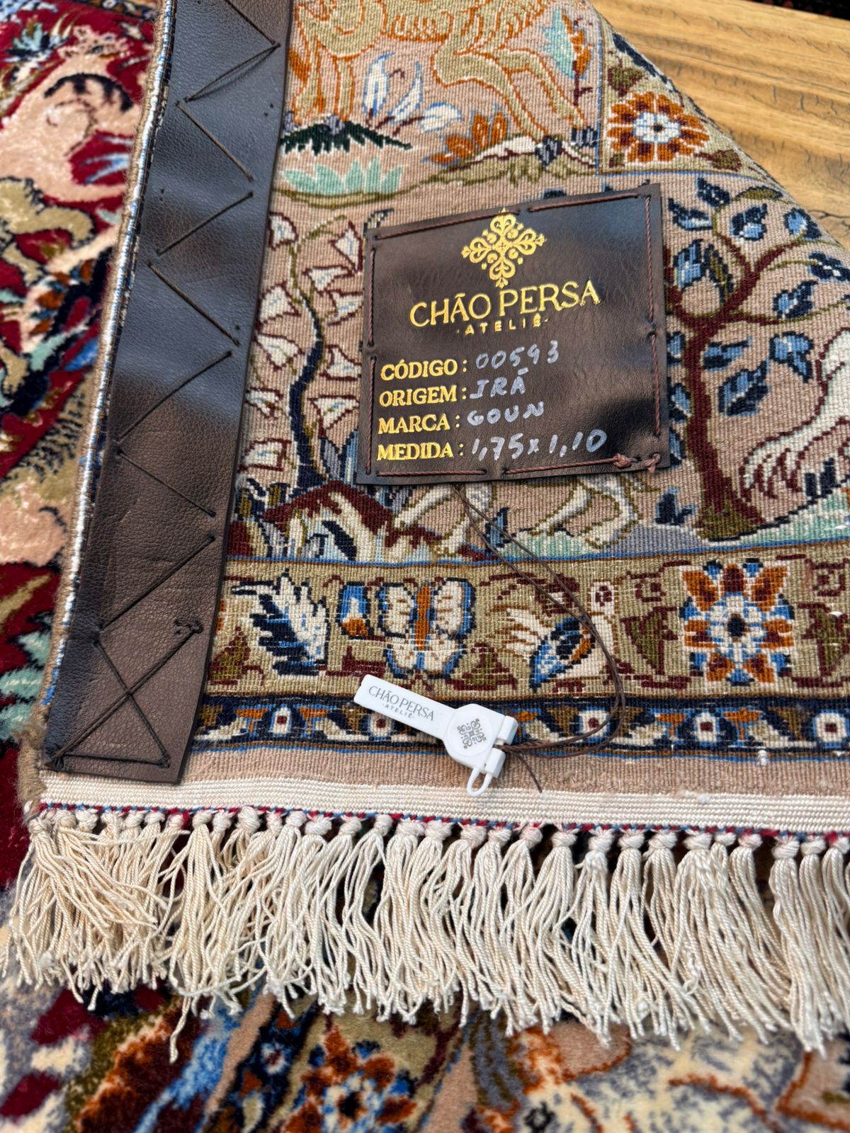 Tapete Persa Ghom Figurativo – Jardim Encantado da Pérsia