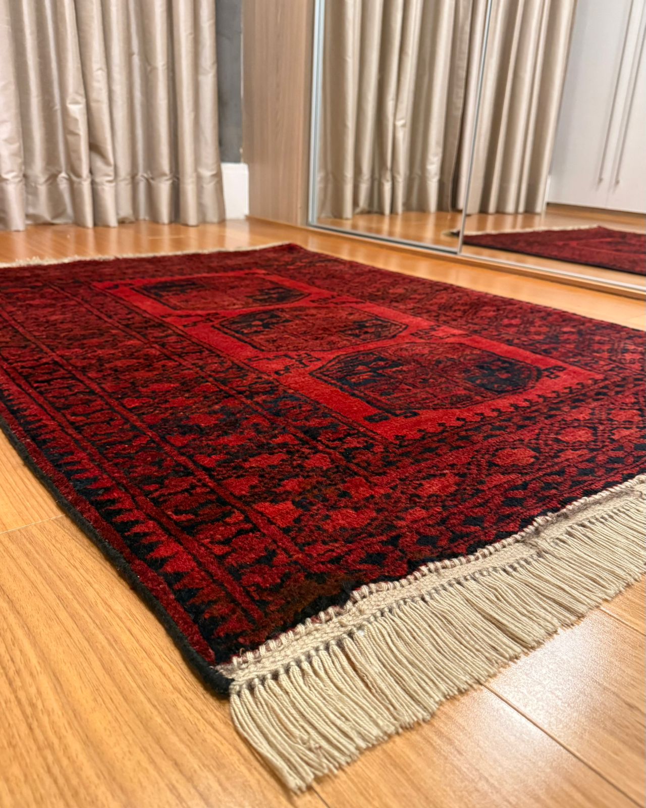 Tapete Afegão (Força e Tradição Tribal) 140x105cm