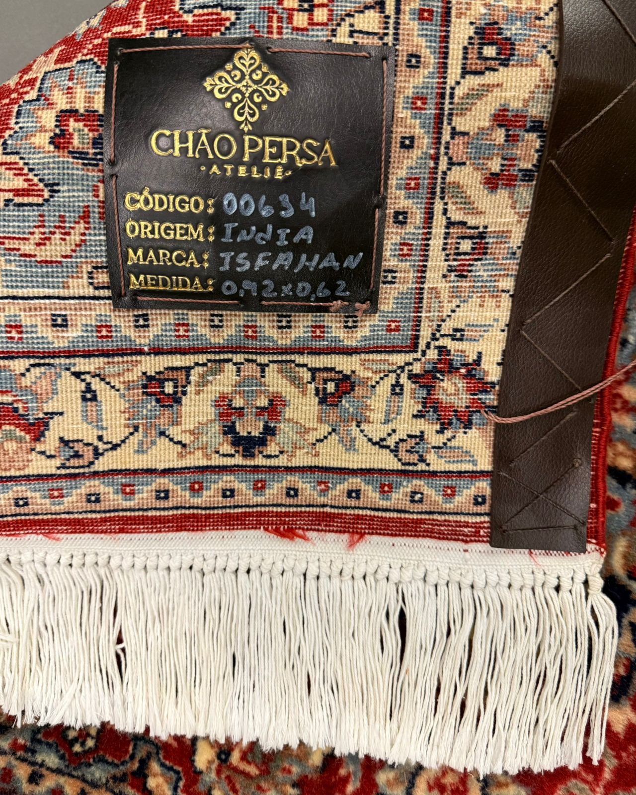 Tapete Isfahan – Miniatura Decorativa em Lã e Seda