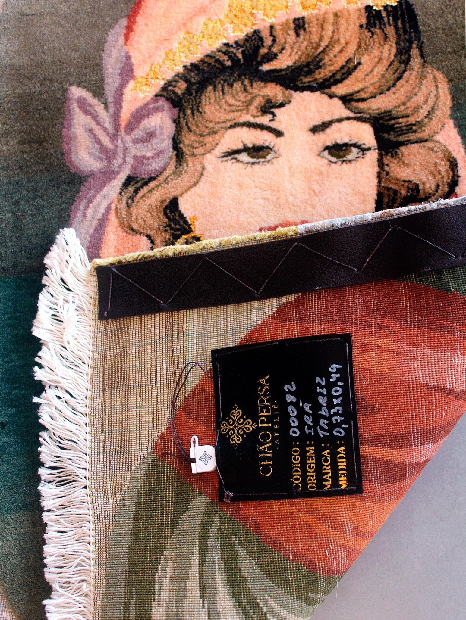 Painel Persa Tabriz – Retrato Feminino Clássico