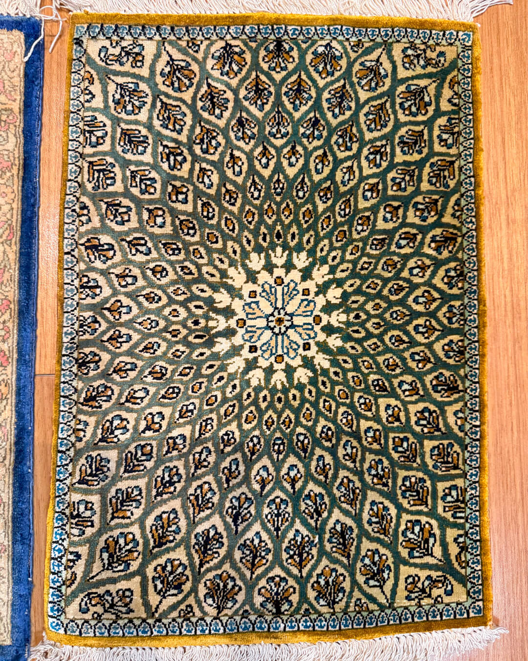 Mosaico de Mini Tapetes Ghom de Seda (valor unitário)