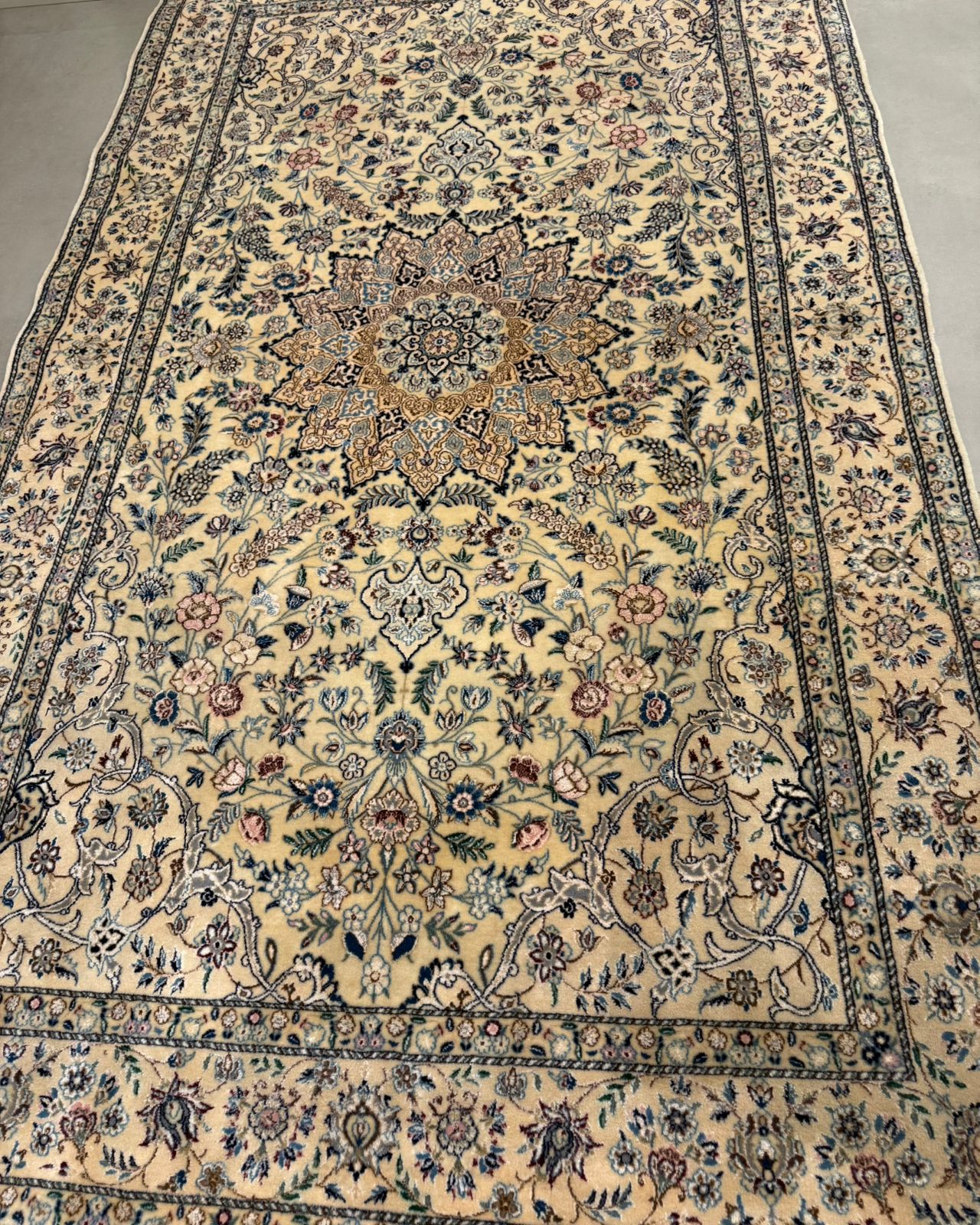 Tapete Persa Nain Habibian (Assinado) 2.08 x 1.26
