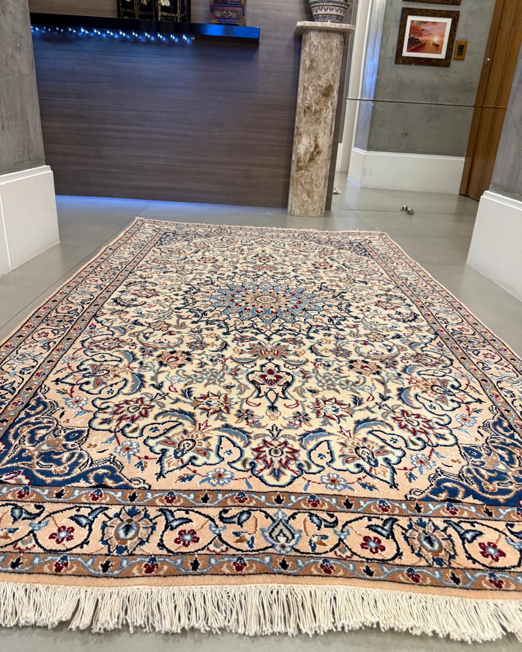 Tapete Persa Nain (Elegância e Precisão Iraniana) - 1.96 x 1.19 m