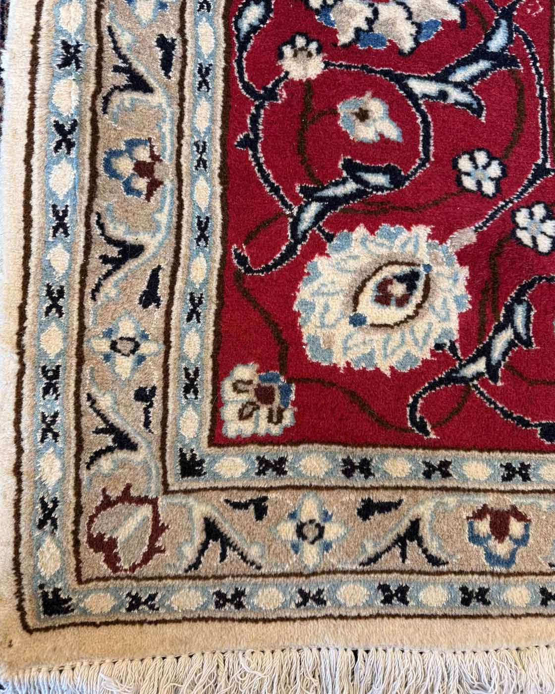 Tapete Persa Nain - Elegância Clássica em Fundo Azul Profundo 3,90 × 2,80 m