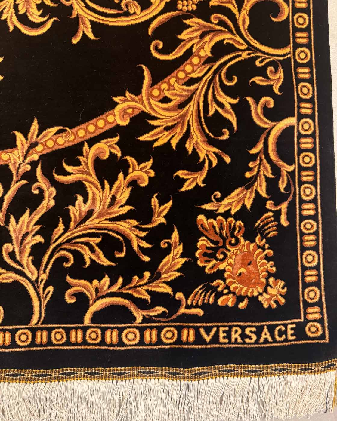 Tapete Persa Ghom (Qom) em Seda Assinado (Edição Especial Versace) - 1,50×1,00m