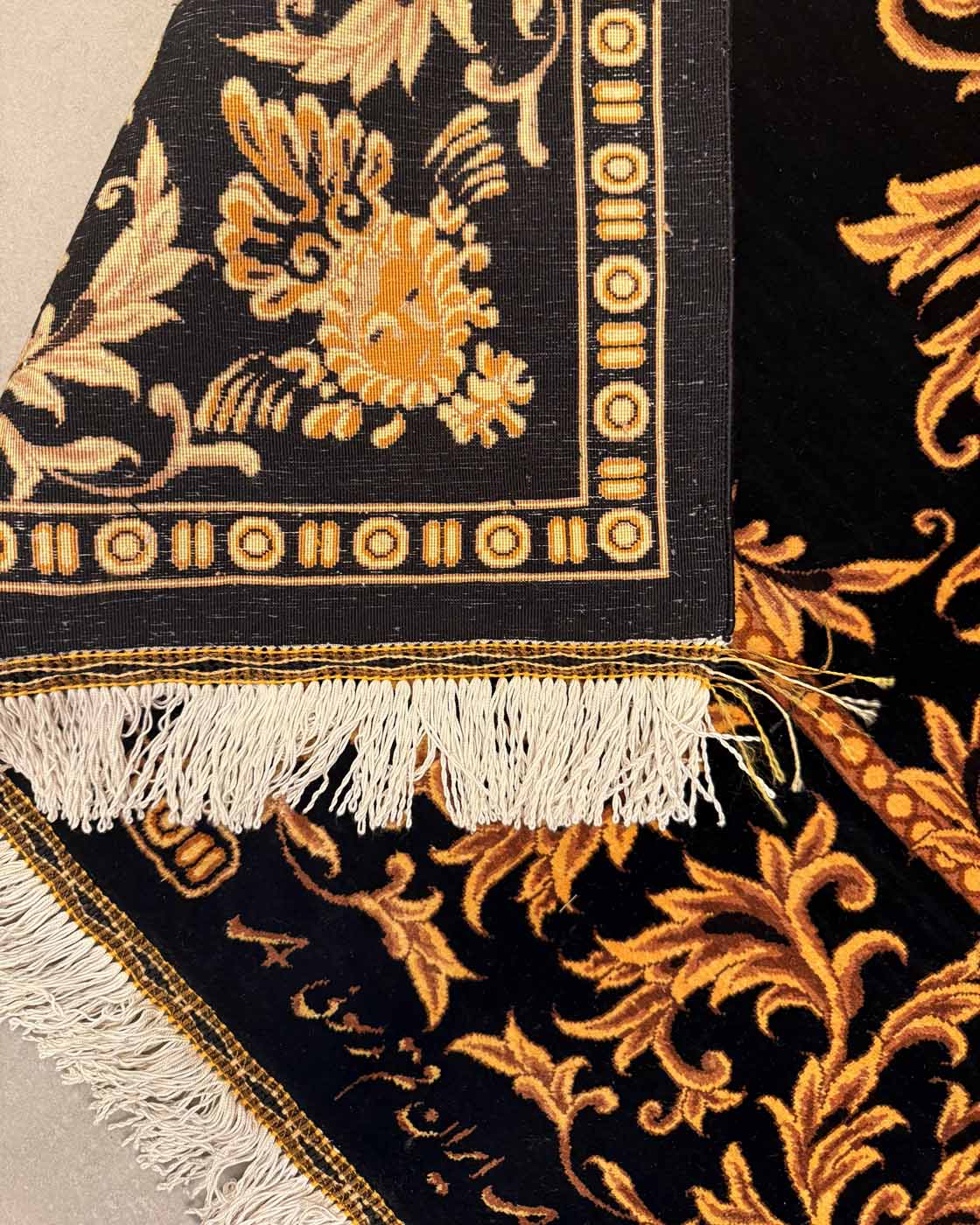 Tapete Persa Ghom (Qom) em Seda Assinado (Edição Especial Versace) - 1,50×1,00m