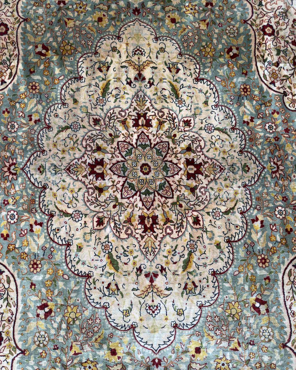Tapete Persa Ghom (Seda e Precisão Artística) - 3,05 × 1,98 m