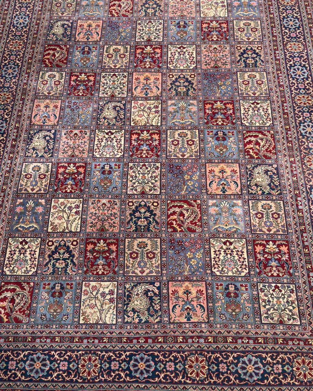 Tapete Bucareste (Árvore da Vida | Medida Palaciana) - 5,57 × 3,50 m