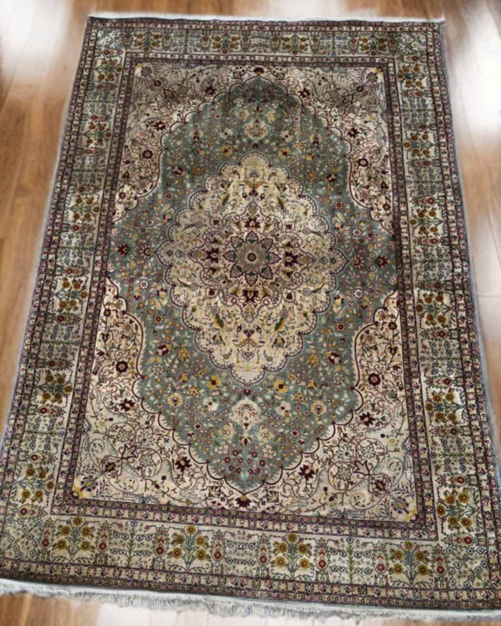 Tapete Persa Ghom (Seda e Precisão Artística) - 3,05 × 1,98 m