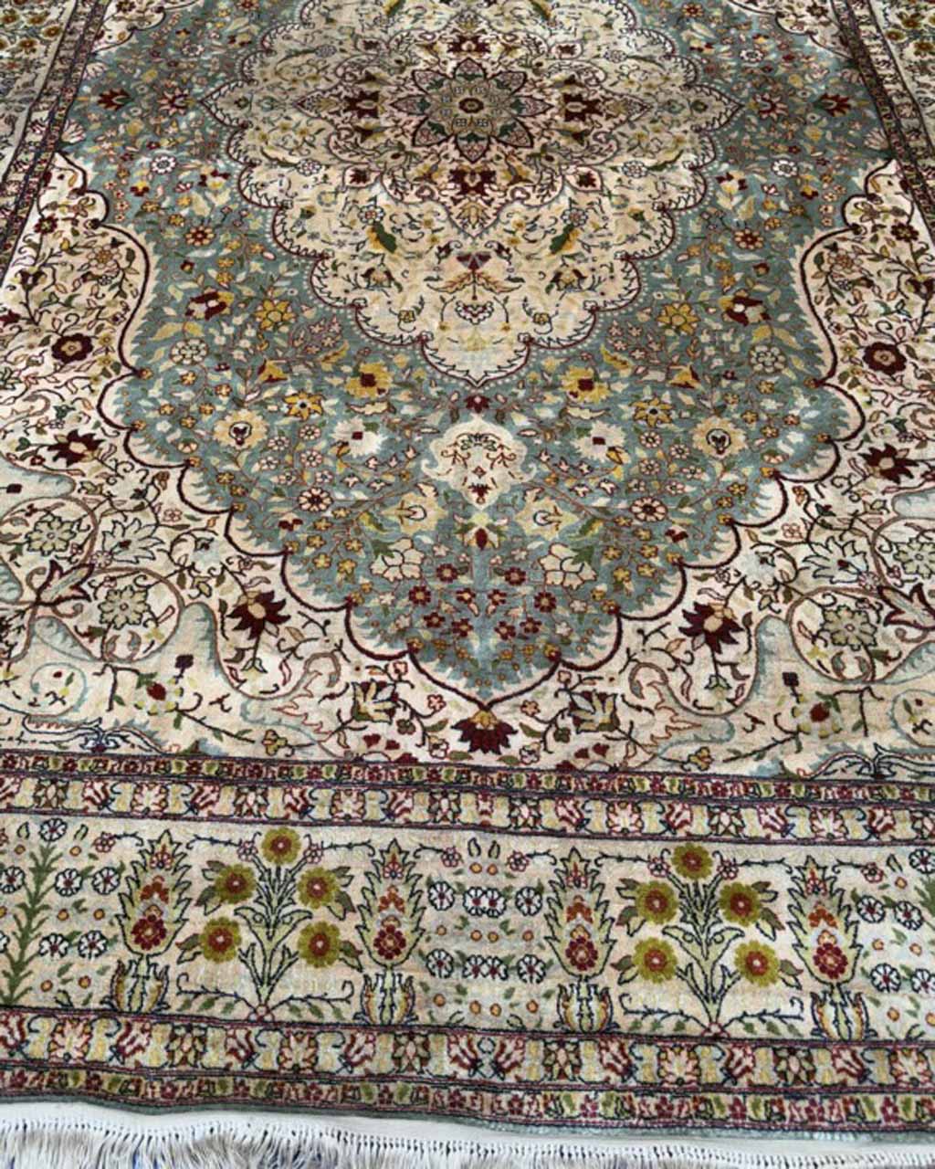 Tapete Persa Ghom (Seda e Precisão Artística) - 3,05 × 1,98 m