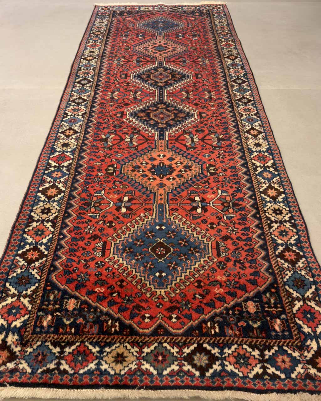 Passadeira Persa Yalameh (Geometria Tribal Autêntica) - 2,50 × 0,83 m