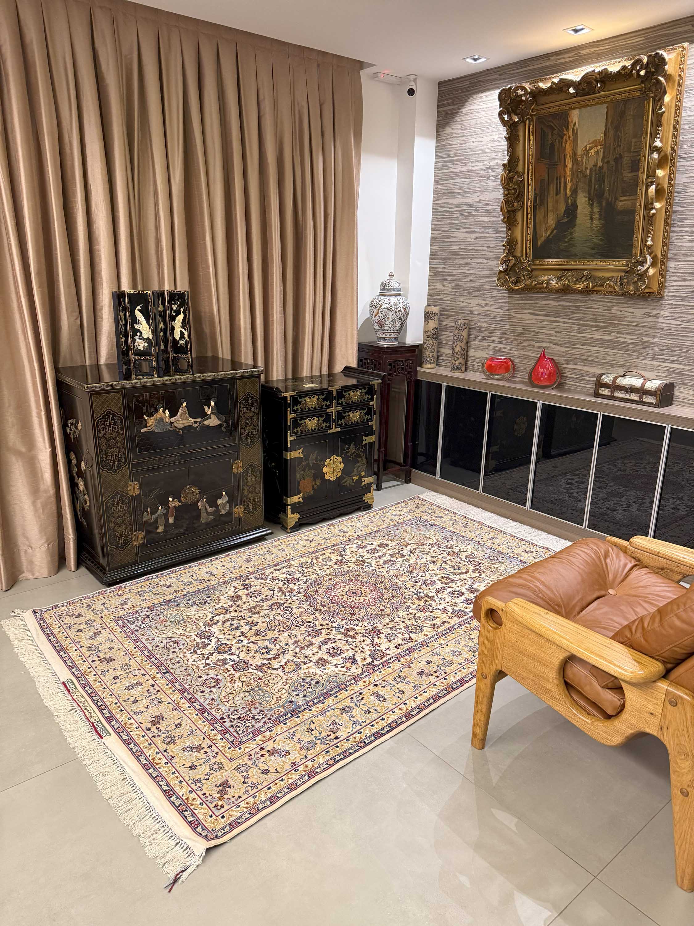 Tapete Persa Isfahan Serafian em Seda – Obra-Prima Raríssima 240x153cm
