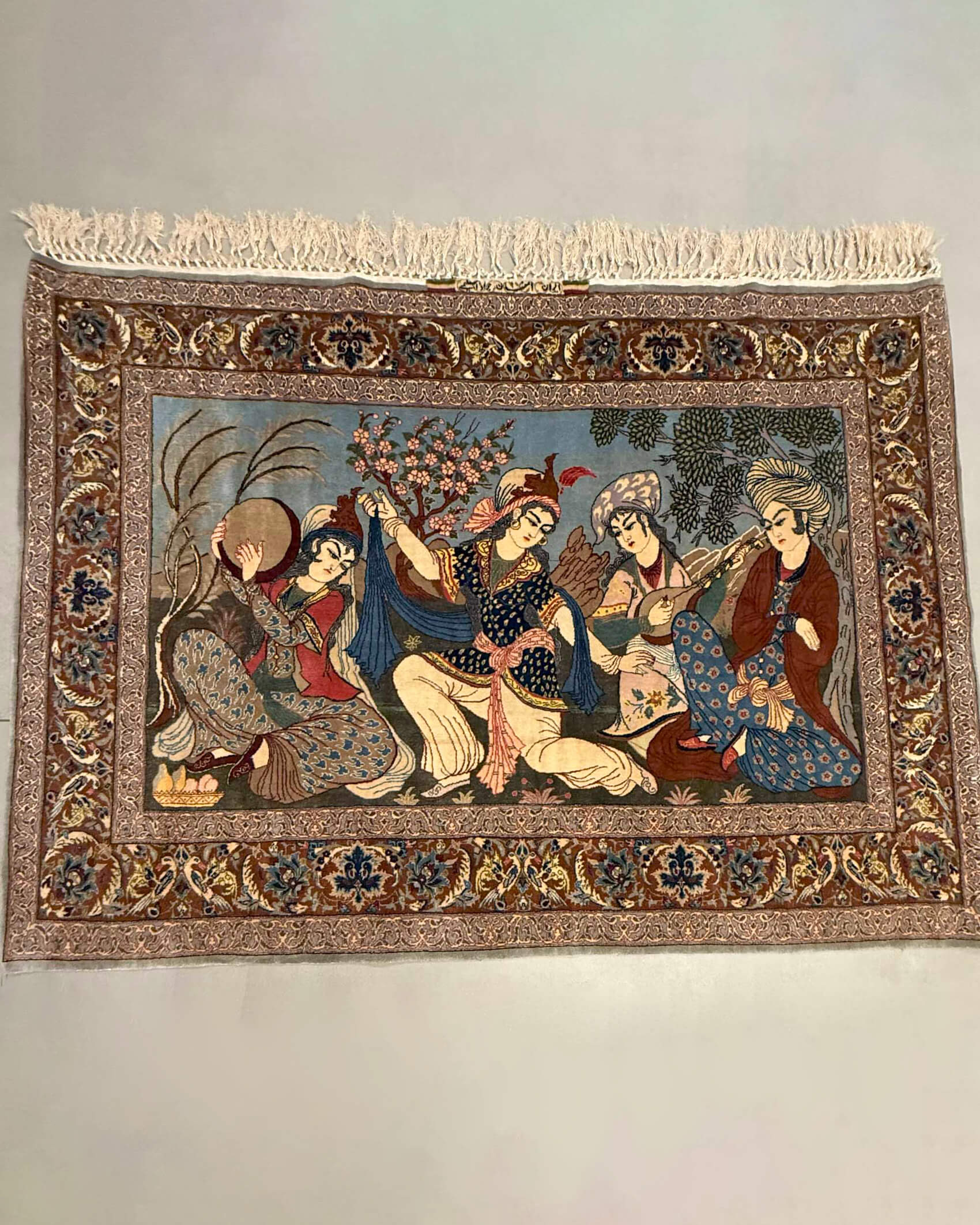 Tapete Persa Isfahan (Figurativo em Lã e Seda)