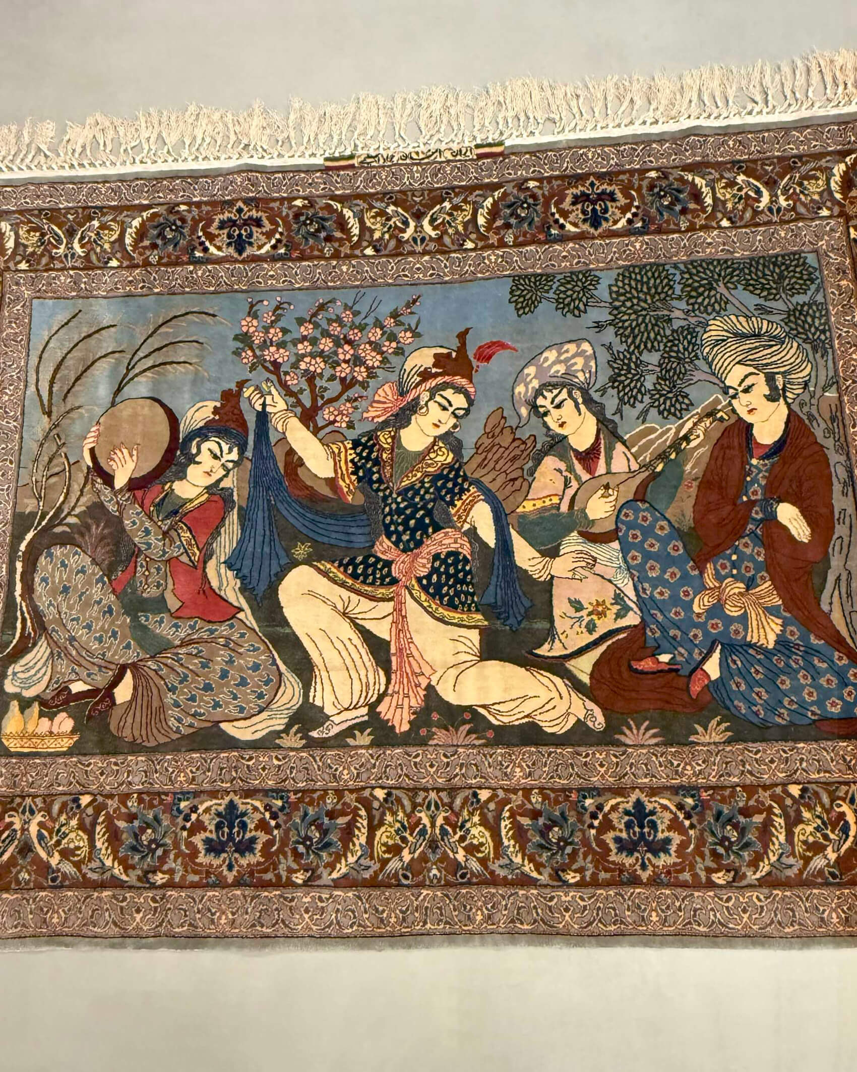 Tapete Persa Isfahan (Figurativo em Lã e Seda)