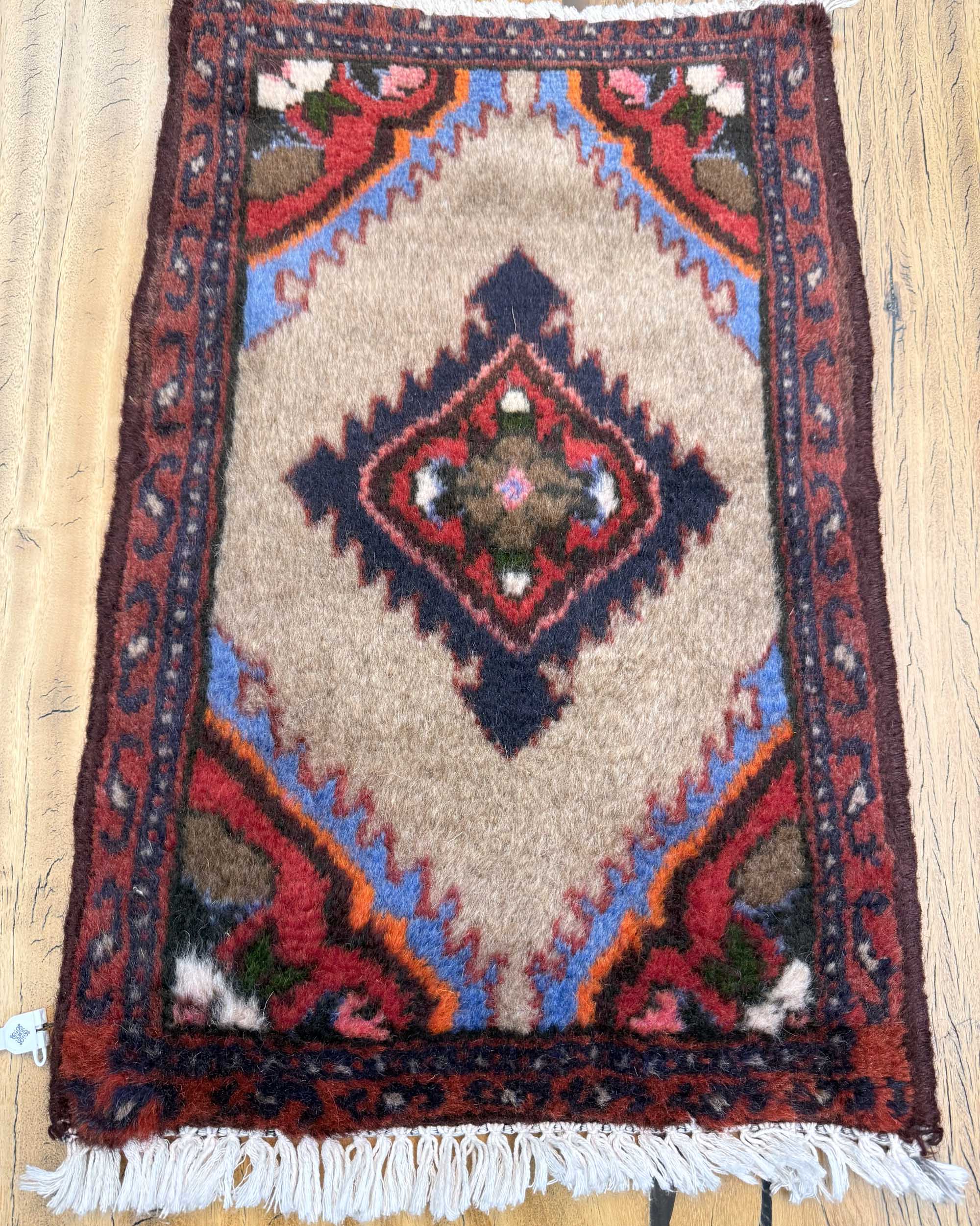 Tapete Persa Hamadan – Miniatura Tribal Autêntica 0,58 x 0,38 m