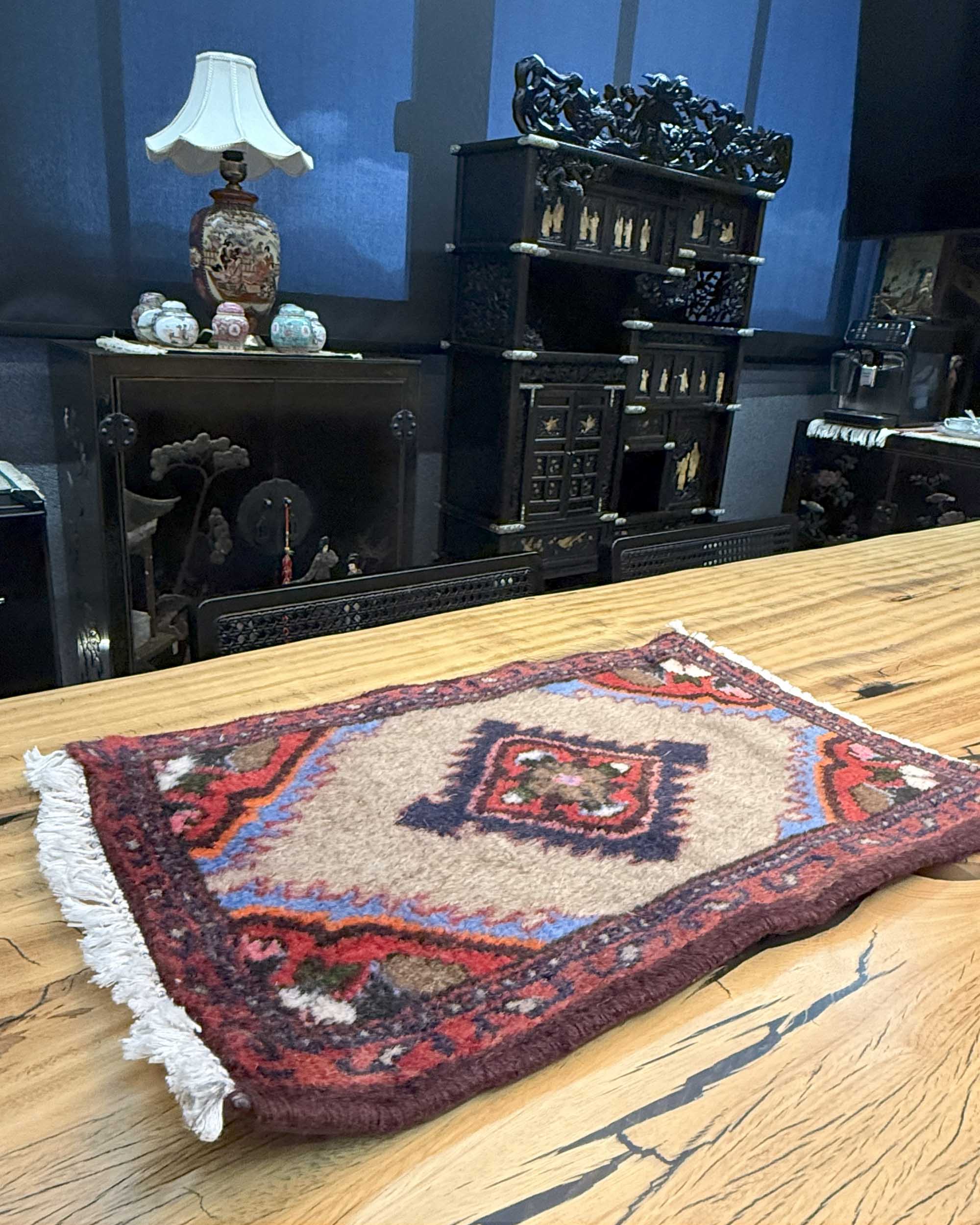 Tapete Persa Hamadan – Miniatura Tribal Autêntica 0,58 x 0,38 m
