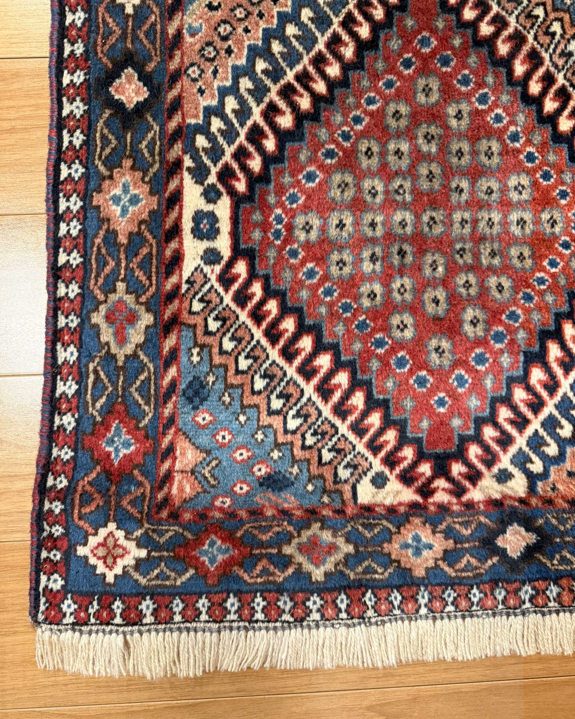 Tapete Persa Yalameh (Trama Tribal) 140x101cm