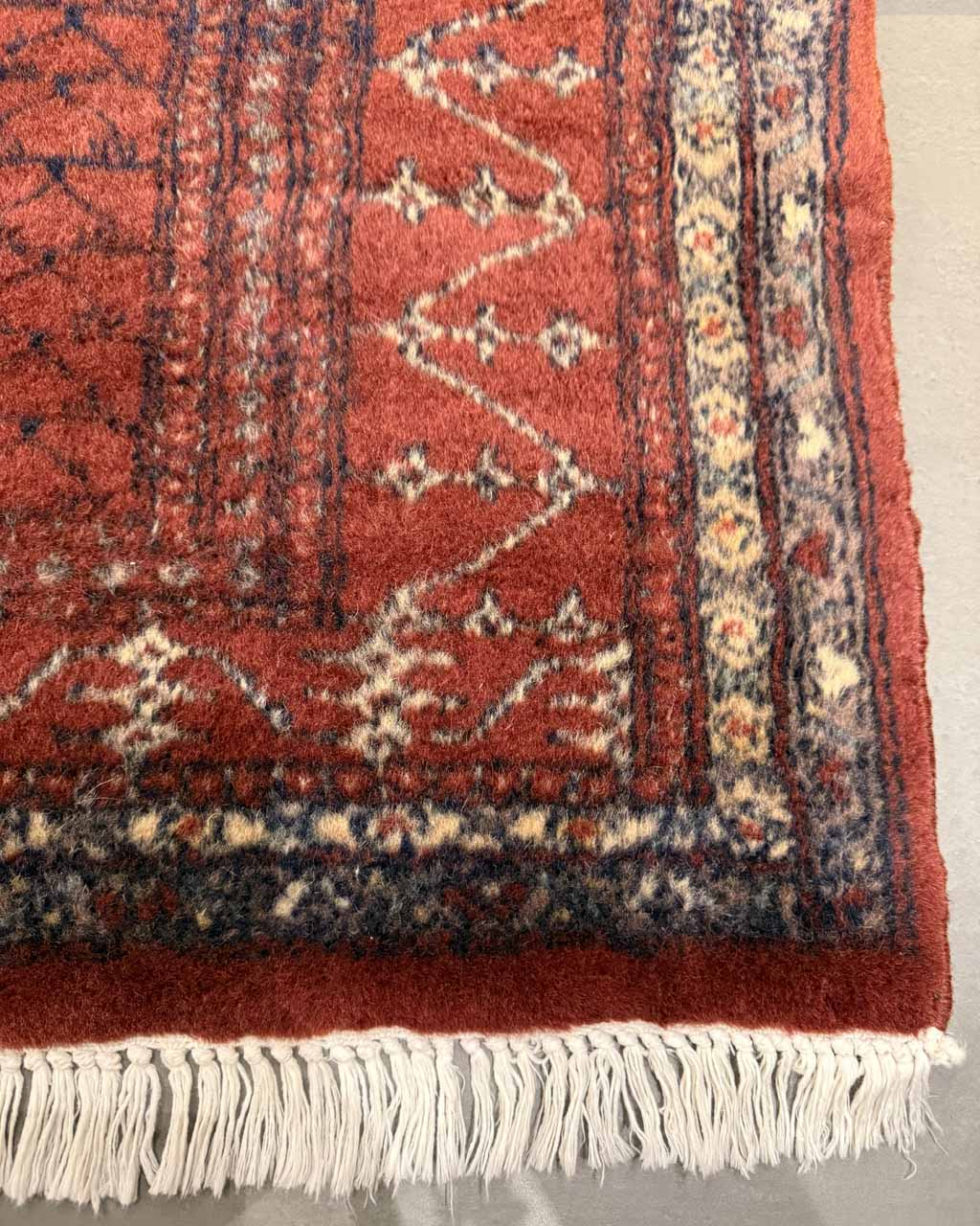 Tapete Karashi (Tradição e Força Oriental) - 1,92 x 1,21 m