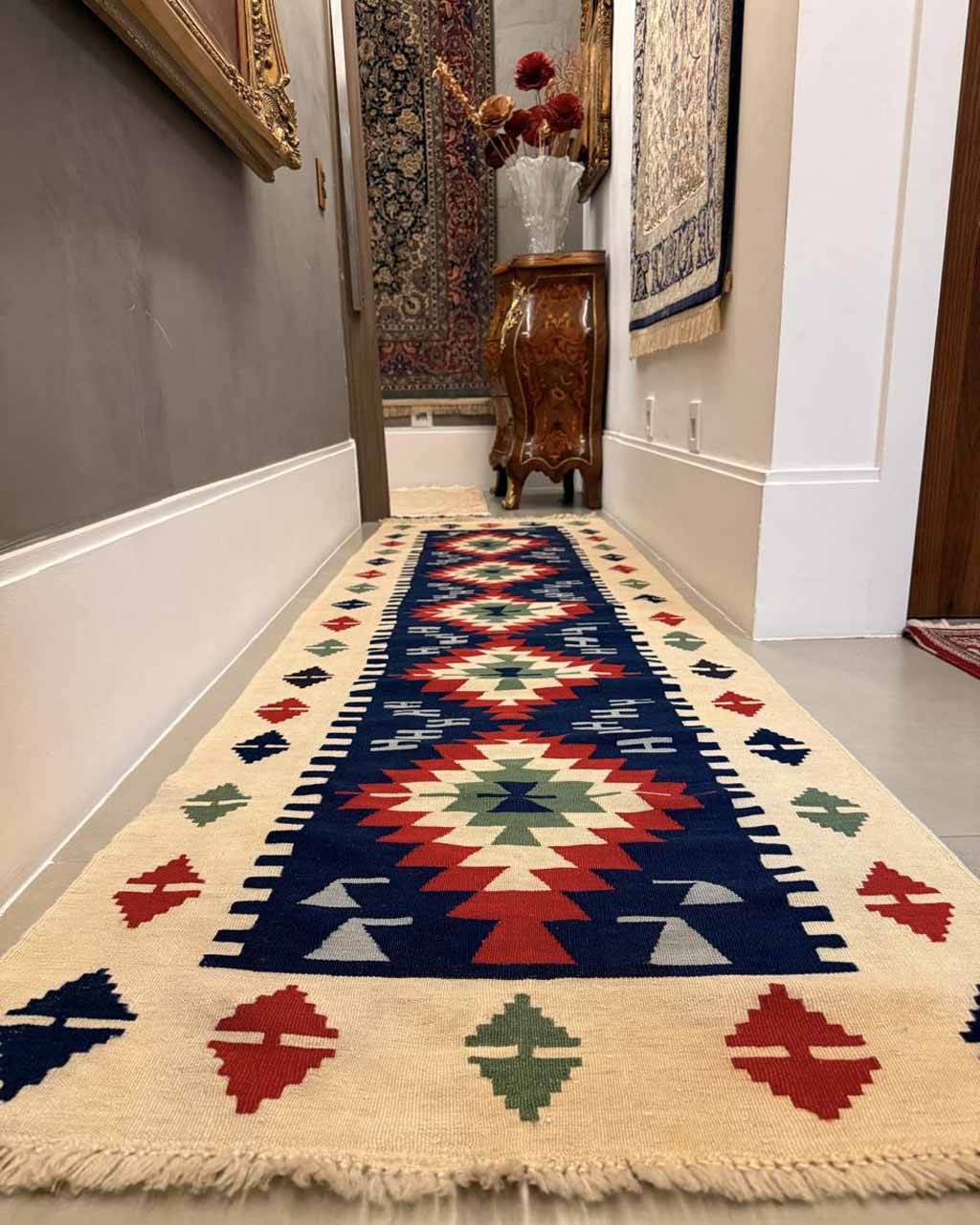 Passadeira Kilim Tribal (Cores e Simetria Nômade) - 3,12 x 0,82 m
