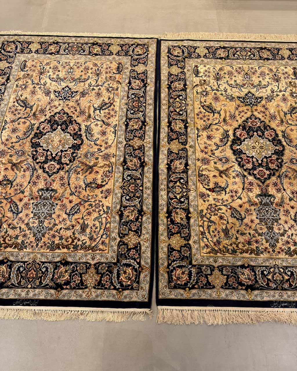 Par de Tapetes Persas Isfahan (Raridade Absoluta de Colecionador)