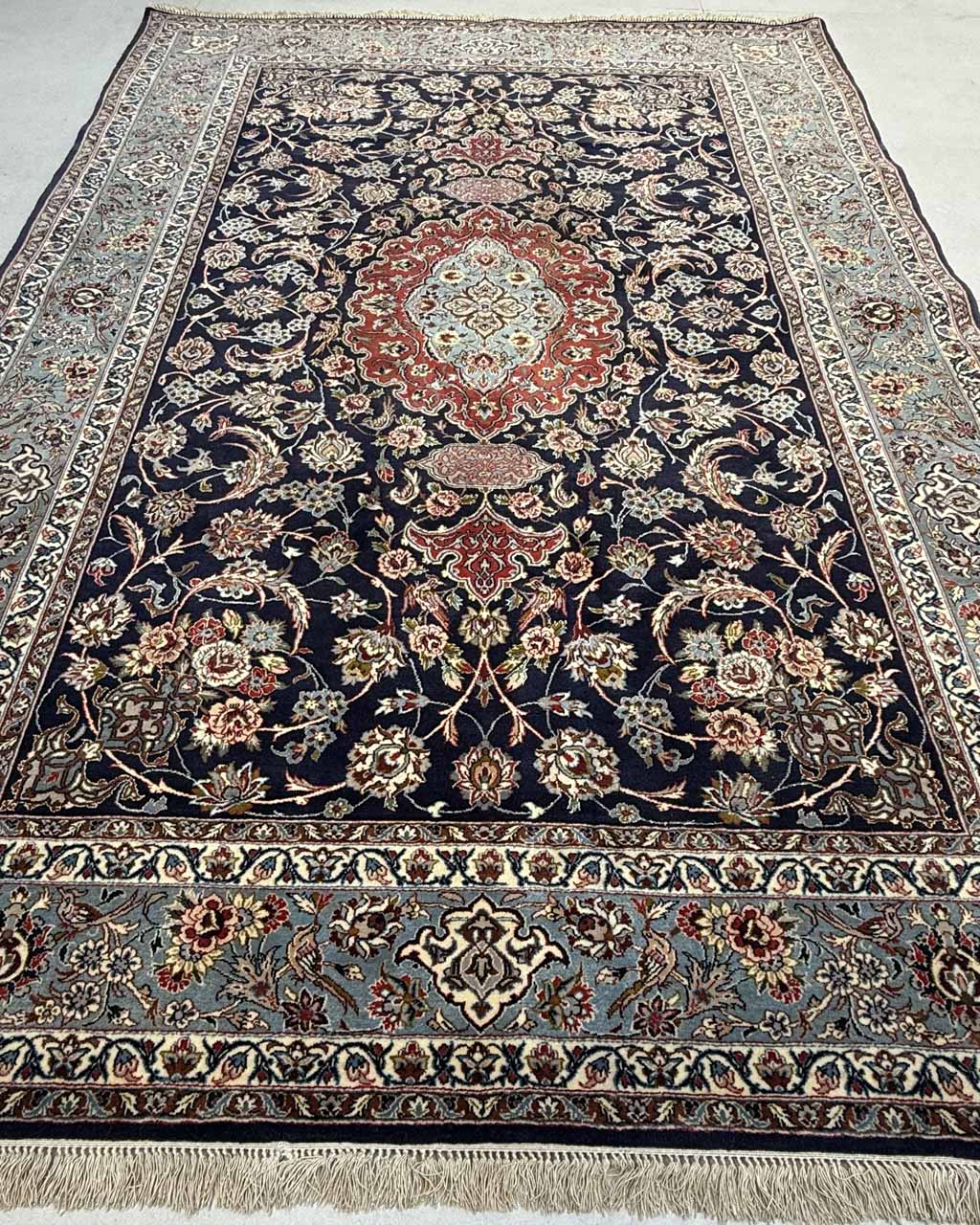 Tapete Persa Isfahan (Peça Especial) - 1,57 × 2,50 m