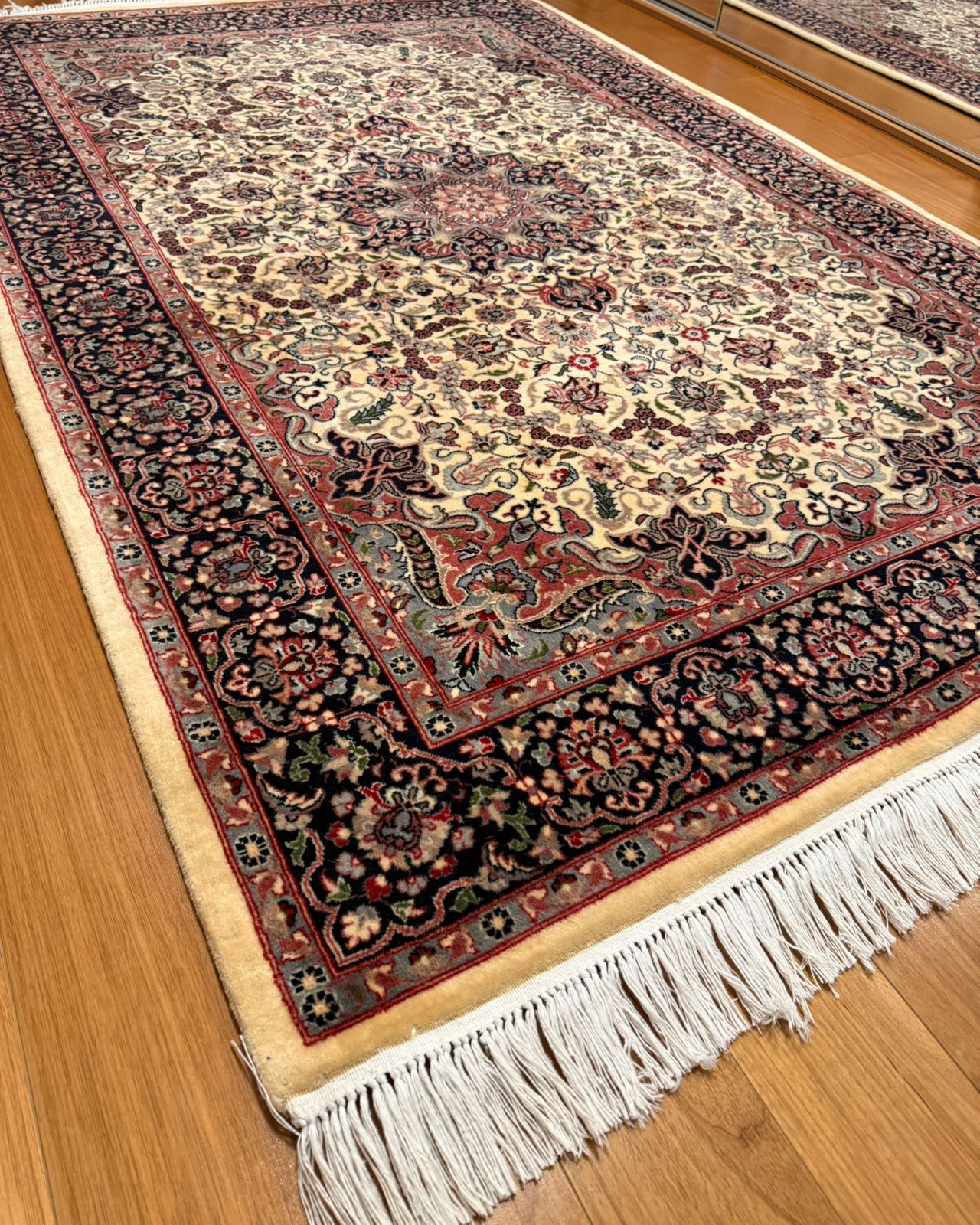 Tapete Indo Isfahan – Harmonia e Elegância