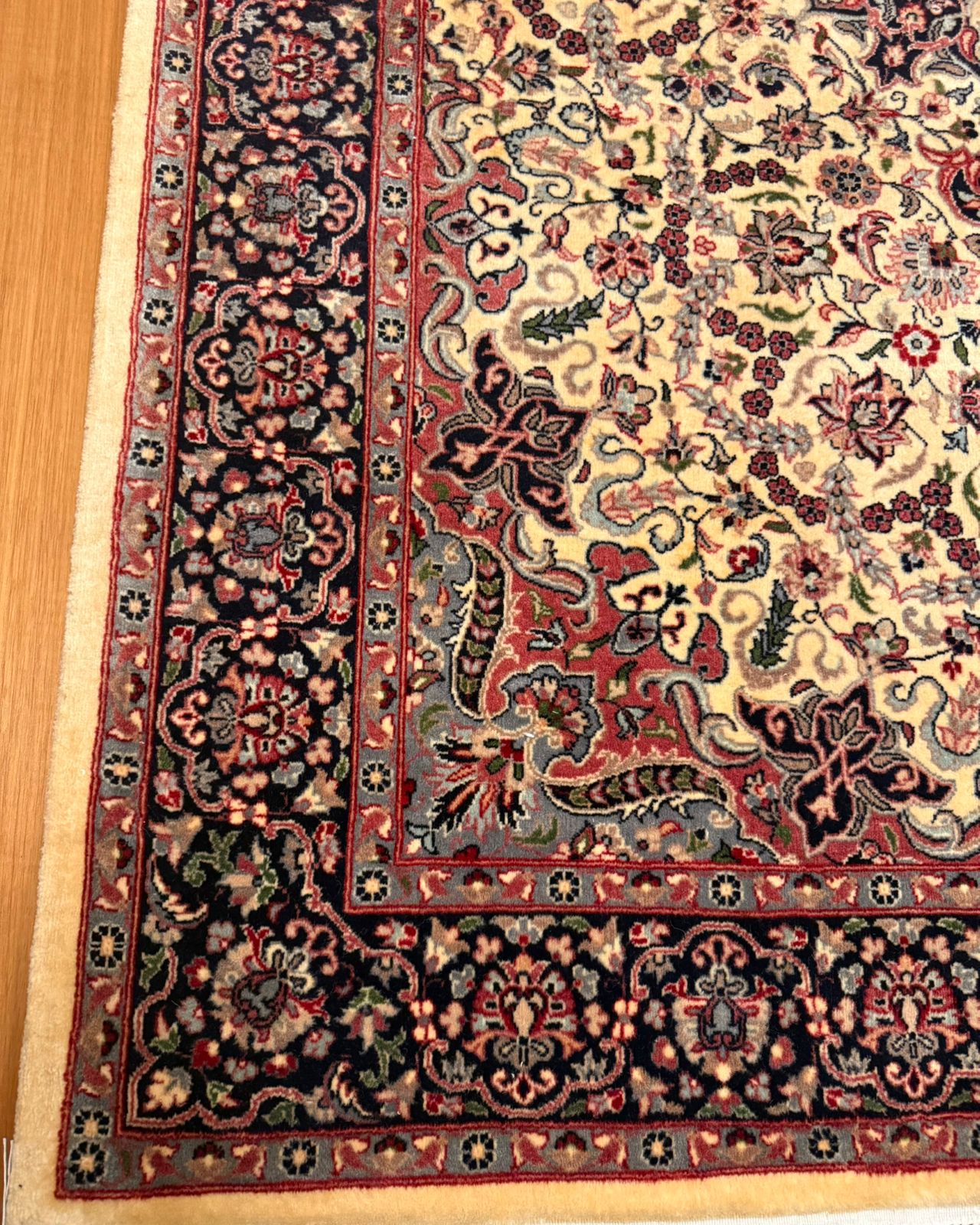 Tapete Indo Isfahan – Harmonia e Elegância