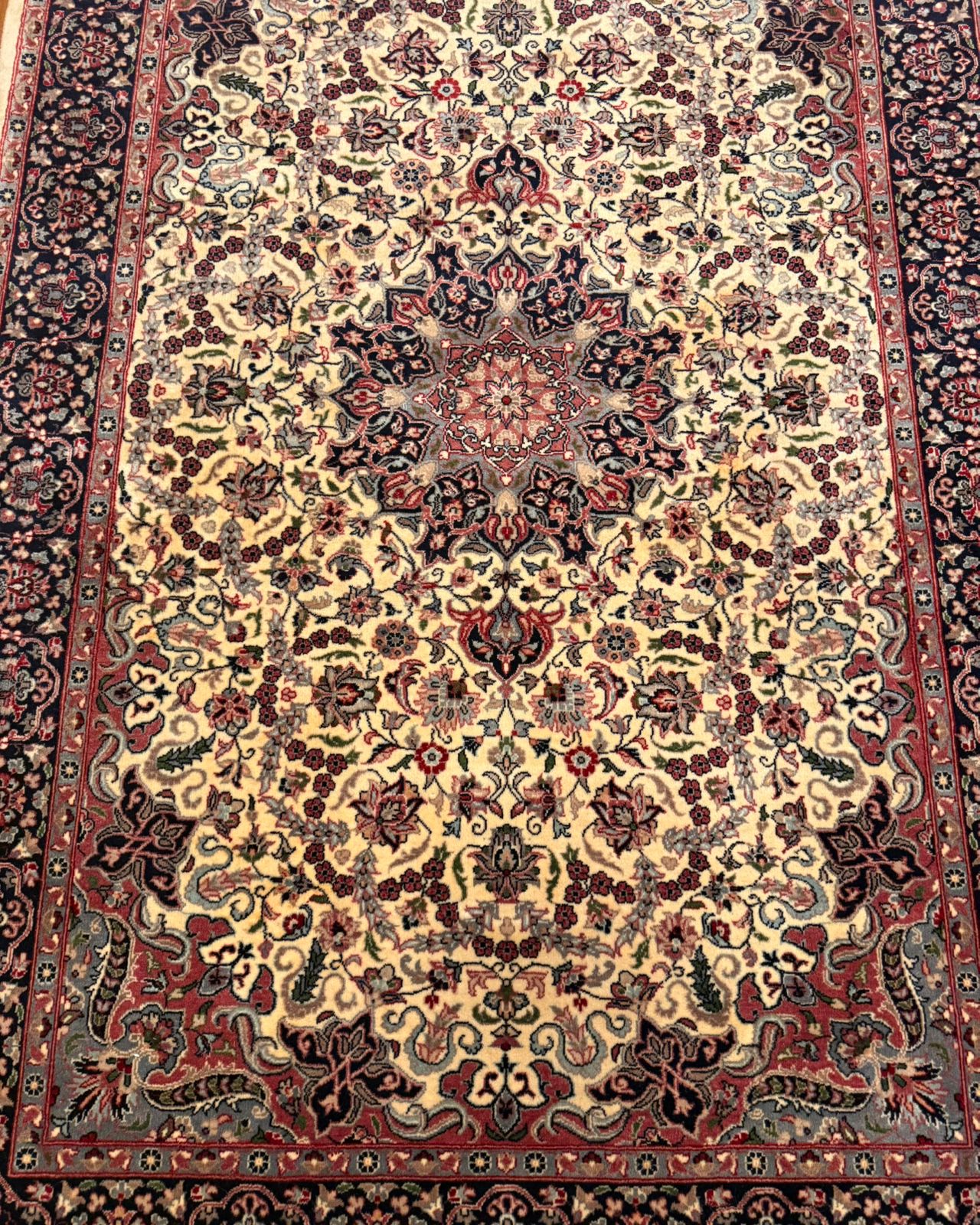 Tapete Indo Isfahan – Harmonia e Elegância