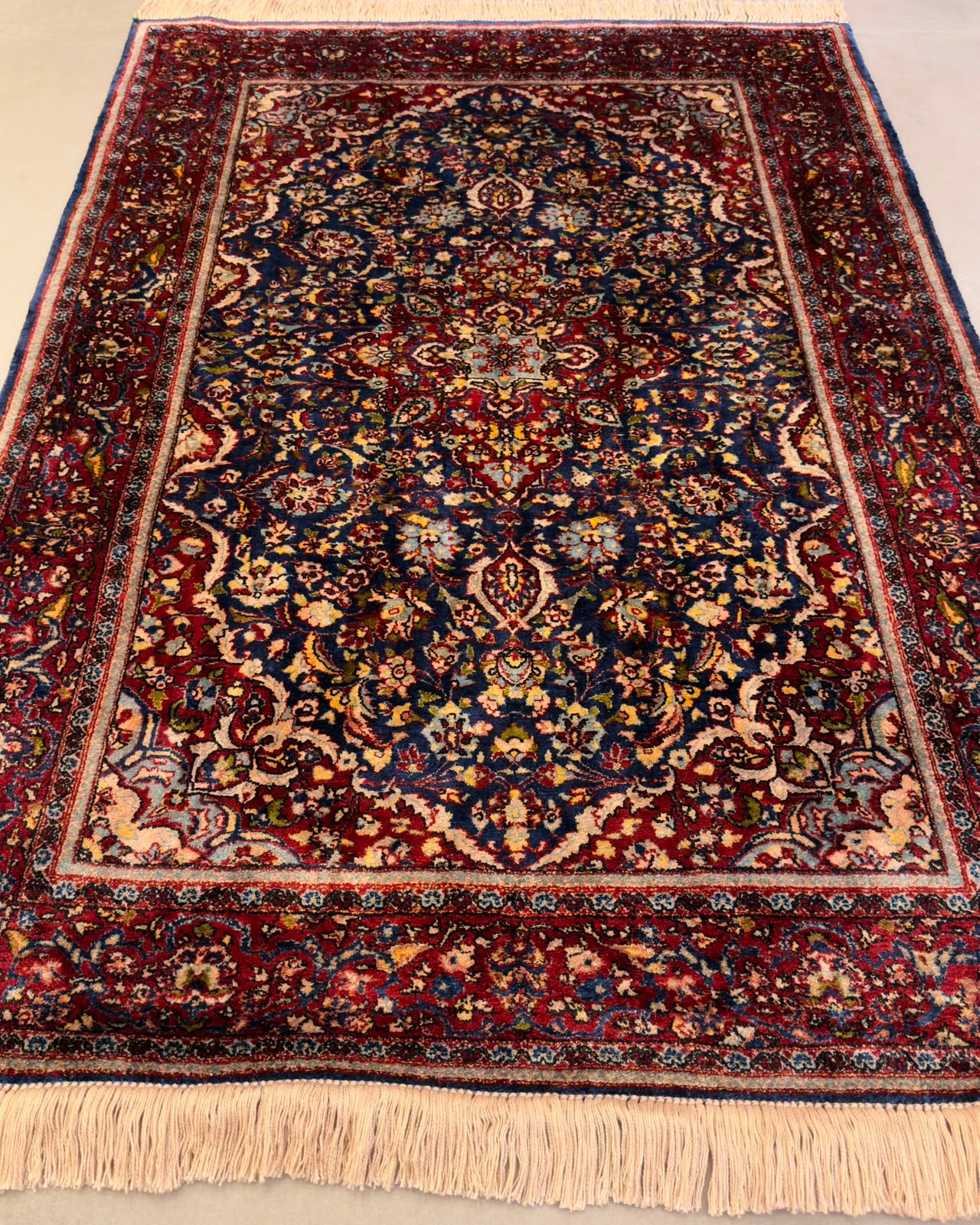 Tapete Persa Kashan Antigo em Seda -  1,51 x 1,02 m