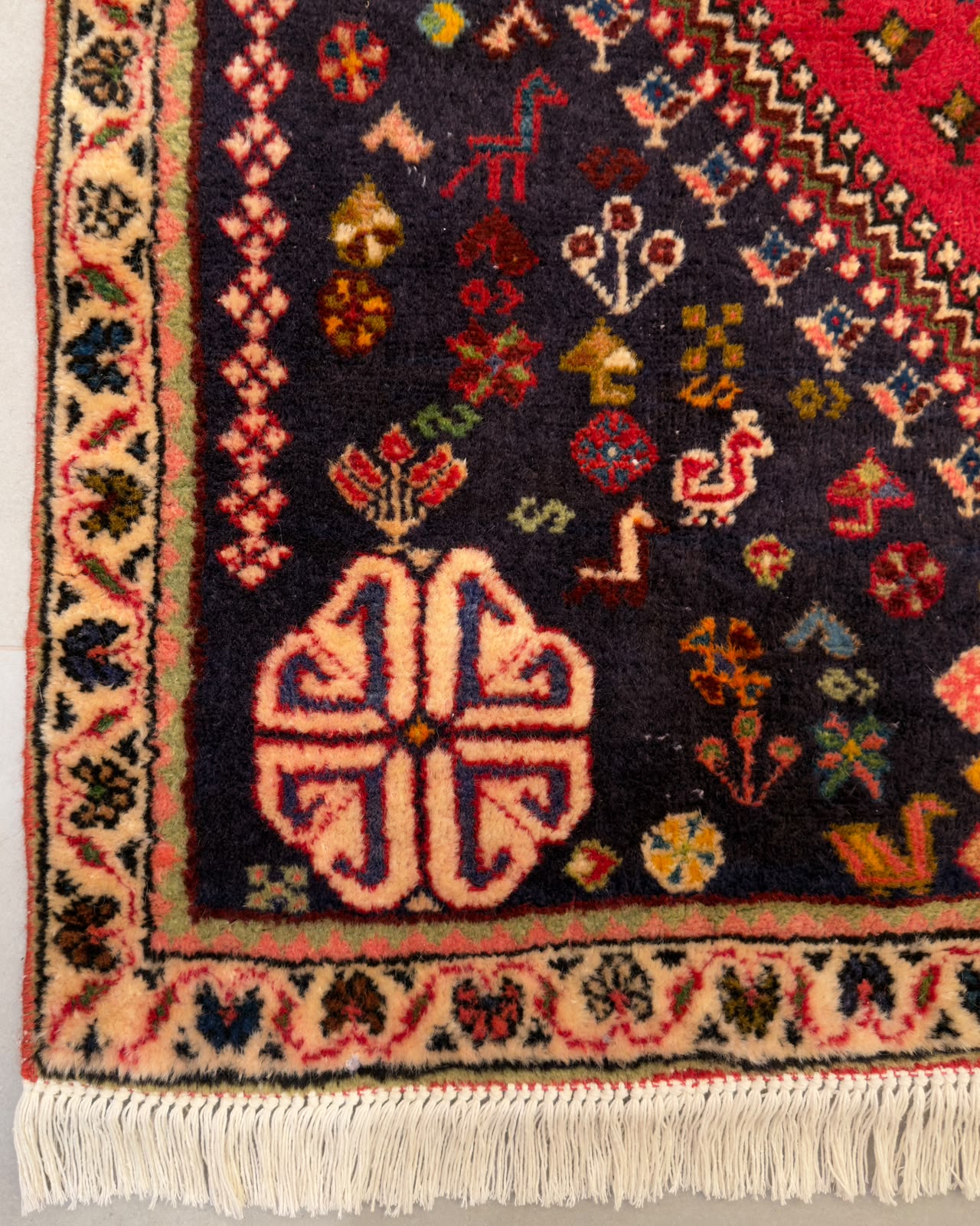 Tapete Persa Qashqai (Arte Tribal e Autenticidade Nômade) - 1,80 x 1,18 m