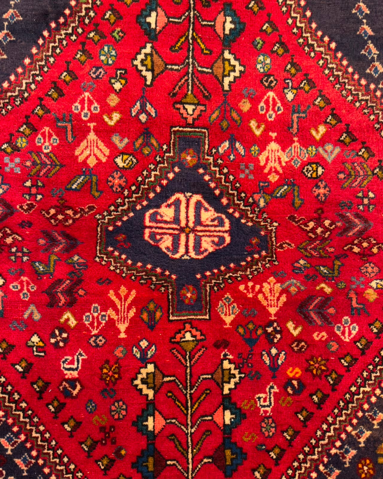 Tapete Persa Qashqai (Arte Tribal e Autenticidade Nômade) - 1,80 x 1,18 m
