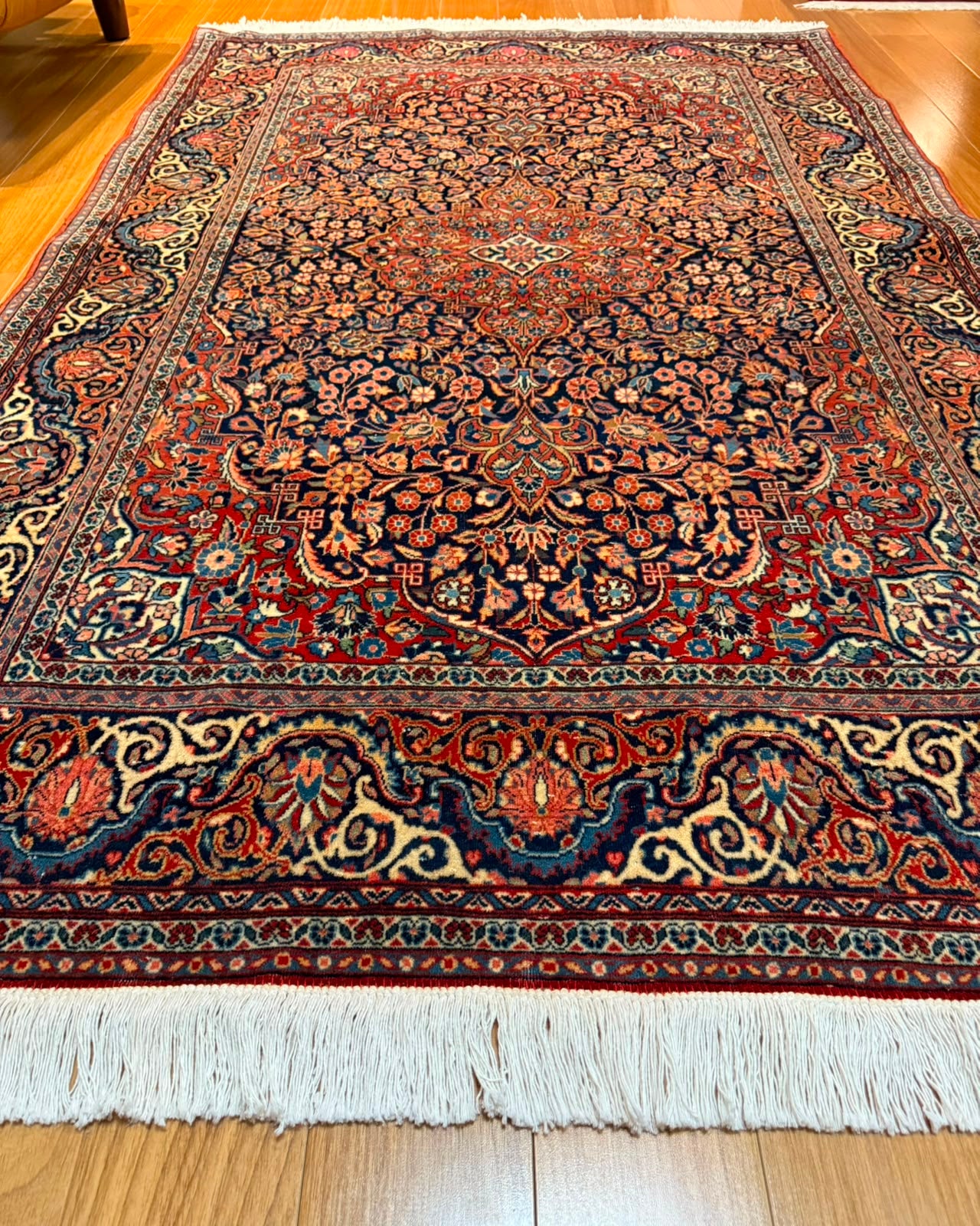 Tapete Persa Kashan (Tradição e Refinamento) - 2,01 x 1,30 m