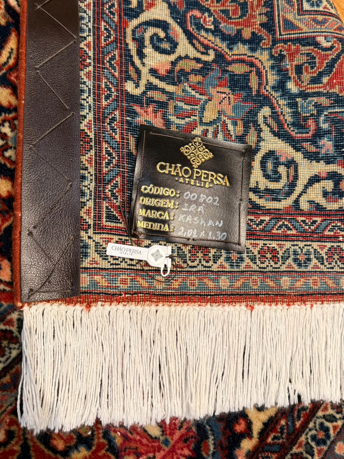 Tapete Persa Kashan (Tradição e Refinamento) - 2,01 x 1,30 m
