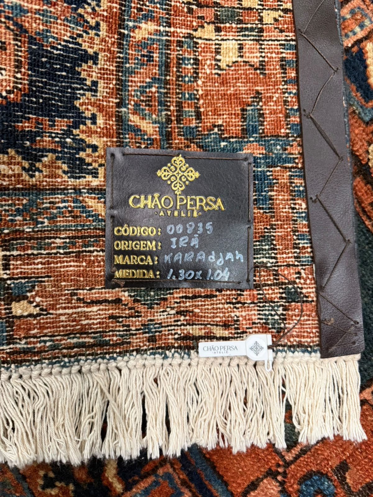 Tapete Persa Maradjah (Tradição Tribal e Força Estética) - 1,30 x 1,04 m