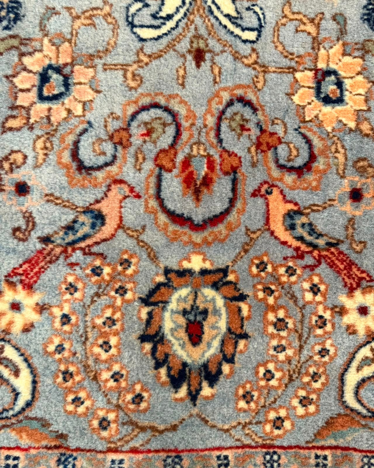 Tapete Persa Tabriz Assinado (Raridade com Simbologia Animal) - 1,73 x 1,70 m