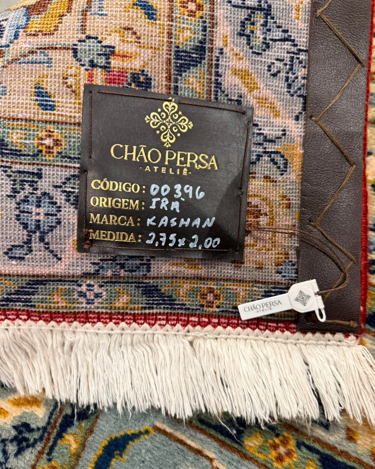 Tapete Persa Kashan (Clássico e Sofisticado) - 2,75 x 2,00 m