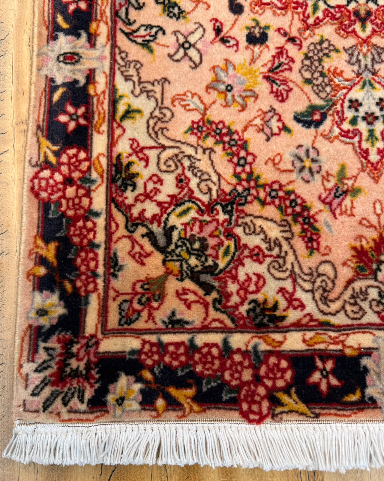 Tapete Persa Tabriz (Elegância em Miniatura) - 0,93 x 0,58 m
