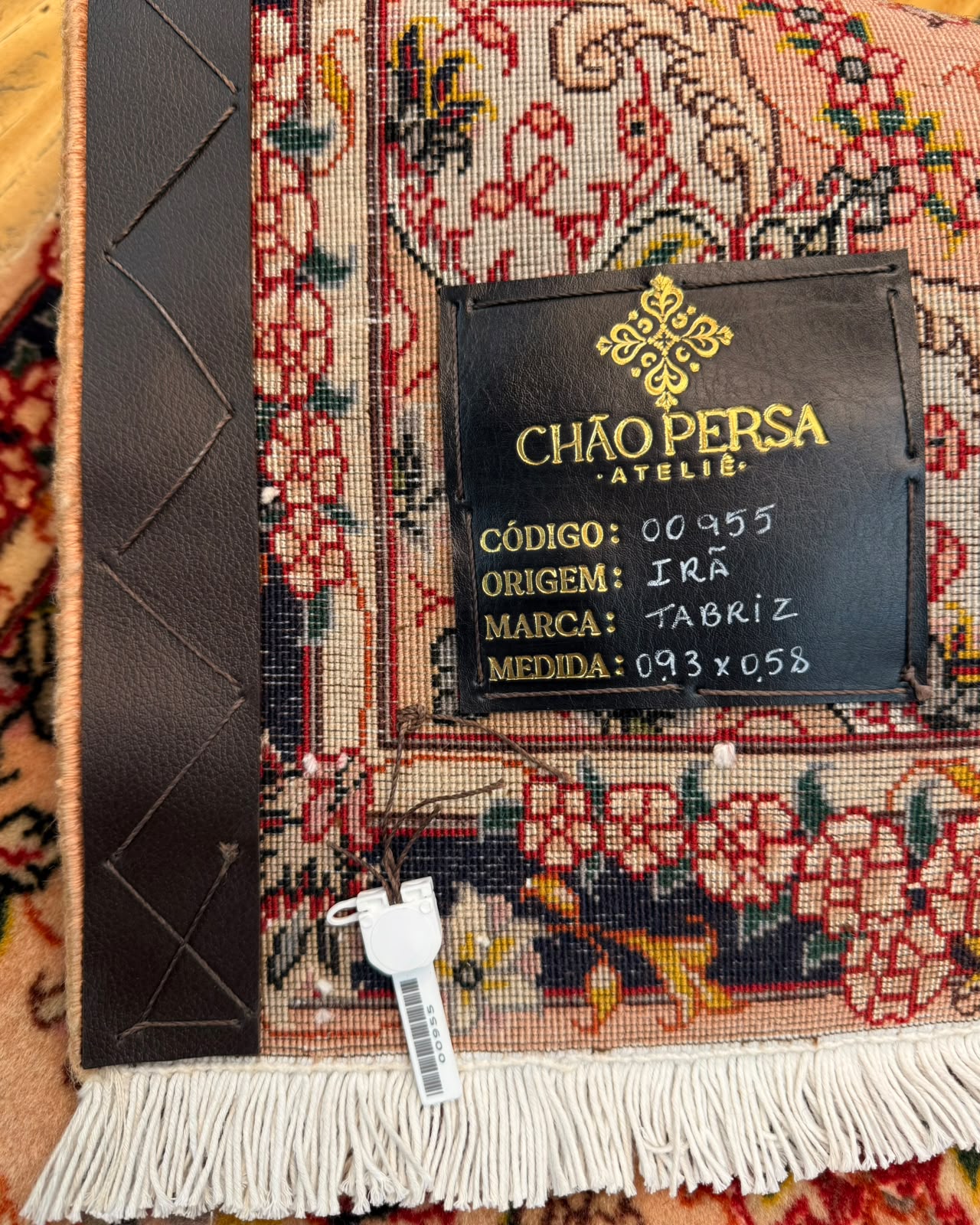 Tapete Persa Tabriz (Elegância em Miniatura) - 0,93 x 0,58 m