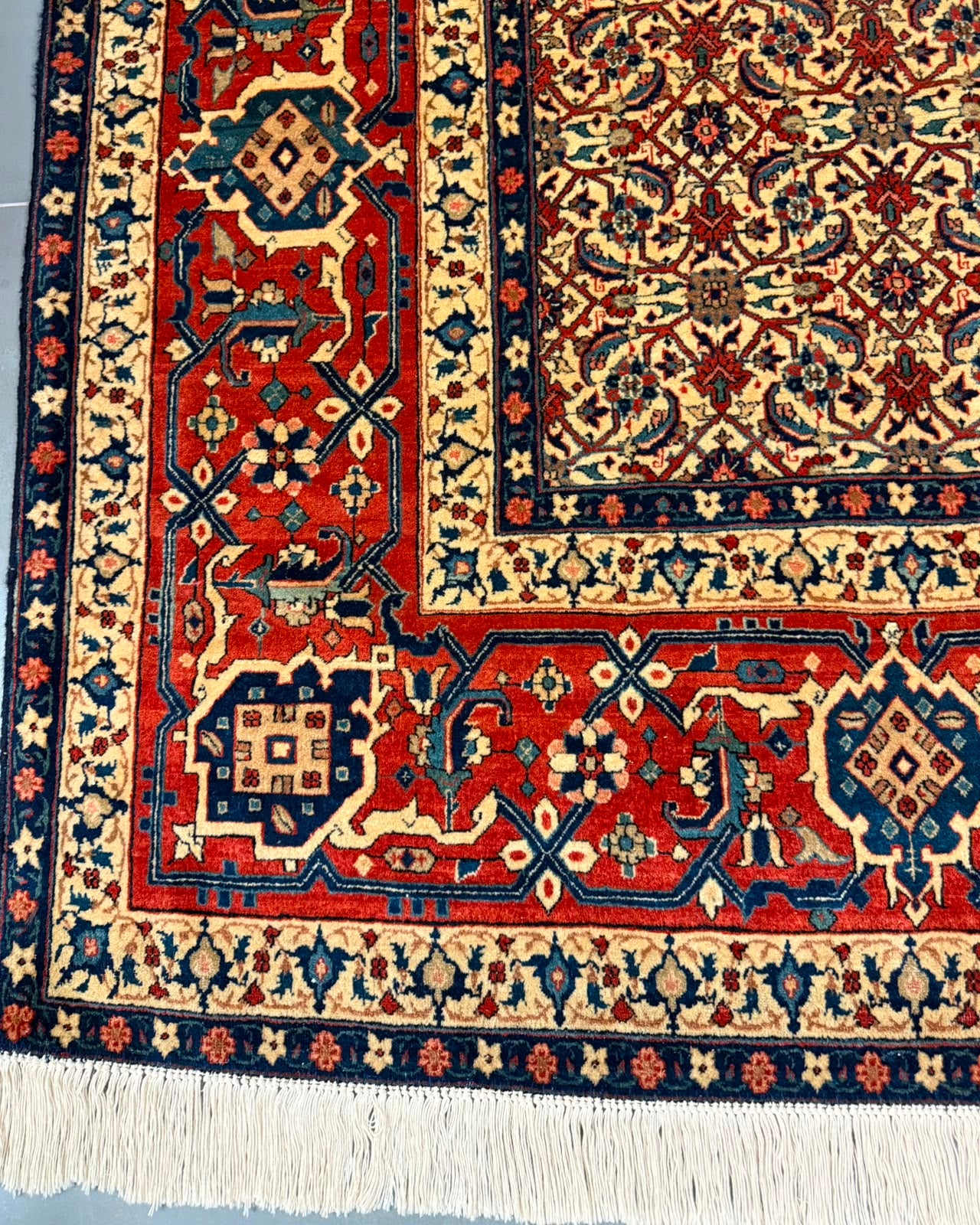Tapete Persa Isfahan Antigo (Mais de 100 anos de História) - 2,97 x 2,05 m