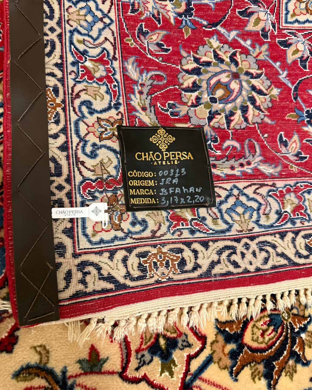 Tapete Persa Isfahan Assinado (Obra-Prima de Luxo) - 3,17 x 2,20 m