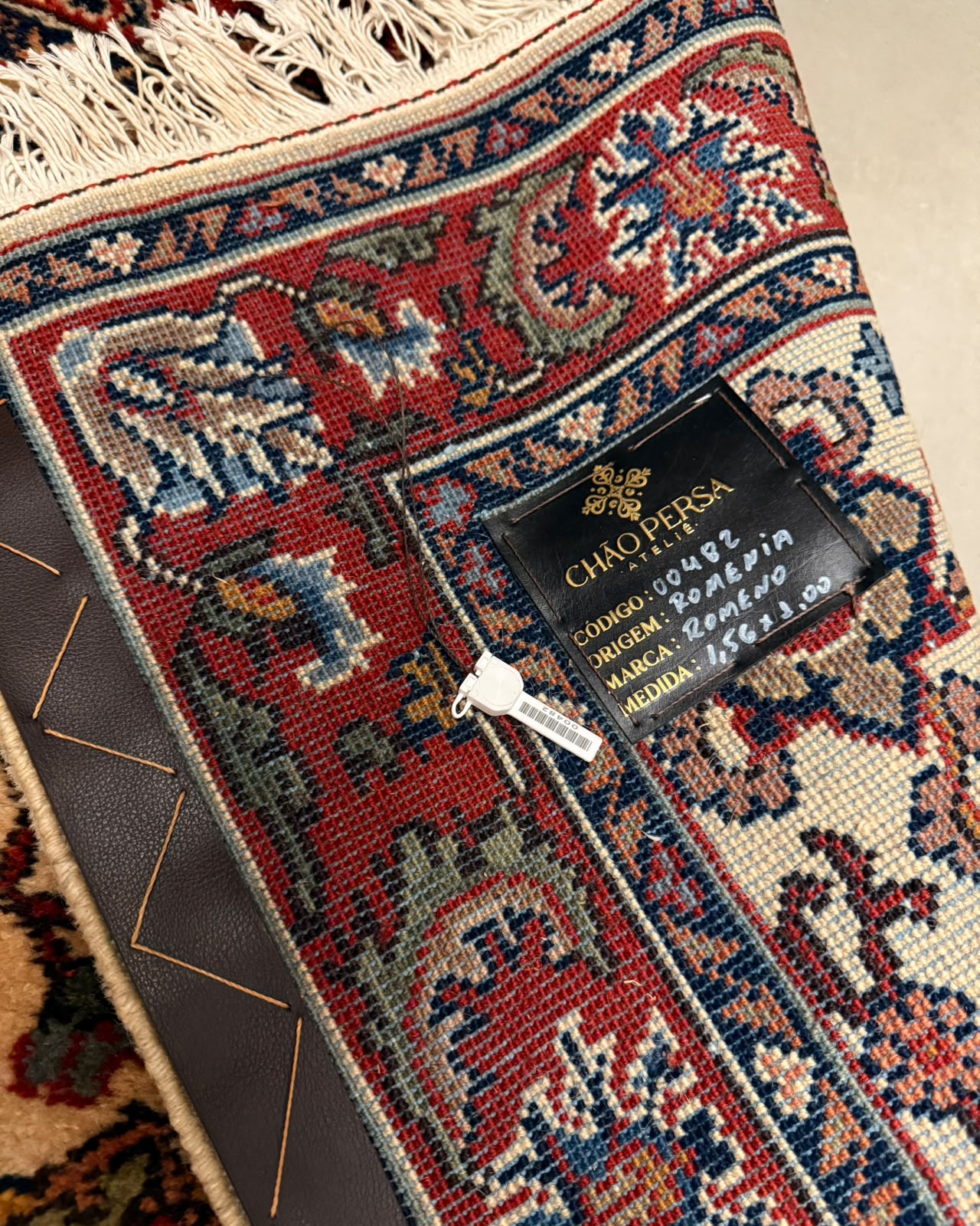 Tapete Persa Romênia Assinado (Inspiração Isfahan) - 1,56 x 1,00 m