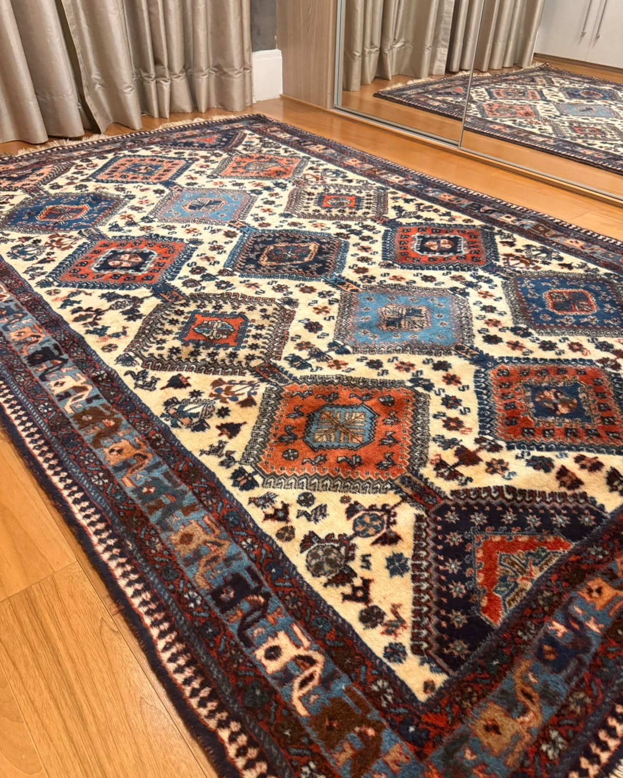 Tapete Persa Yalameh (Geometria Tribal do Irã) - 2,46 x 1,61 m