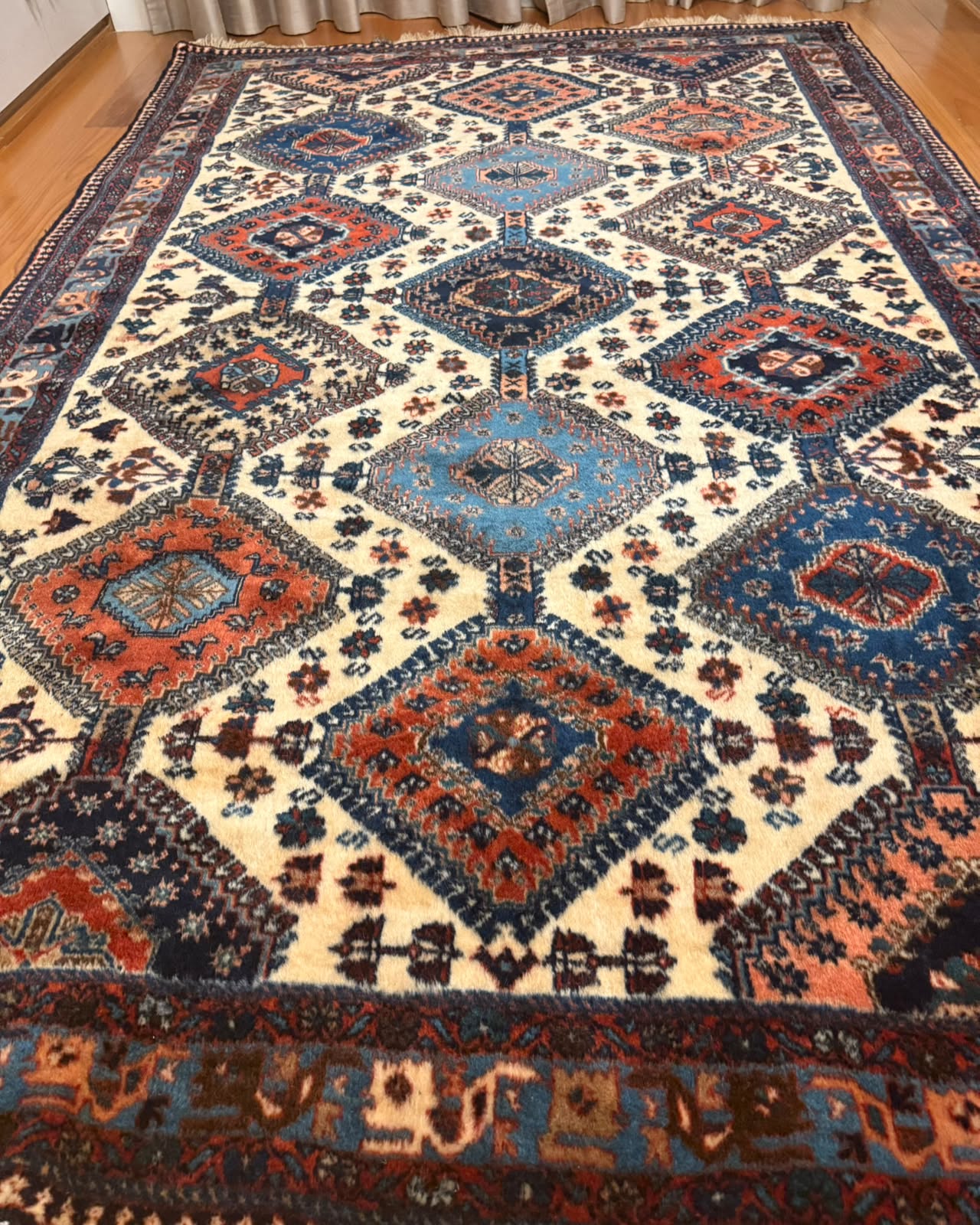 Tapete Persa Yalameh (Geometria Tribal do Irã) - 2,46 x 1,61 m