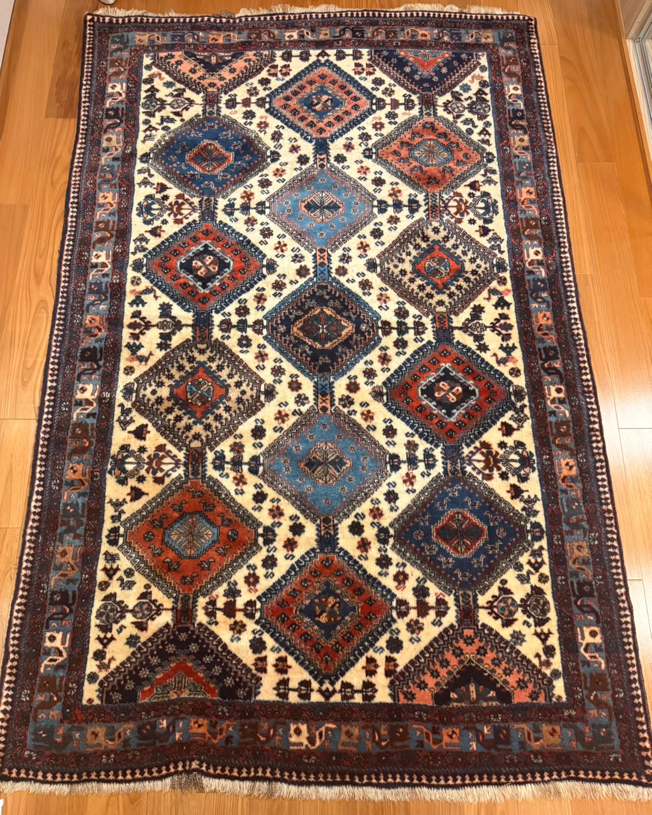 Tapete Persa Yalameh (Geometria Tribal do Irã) - 2,46 x 1,61 m