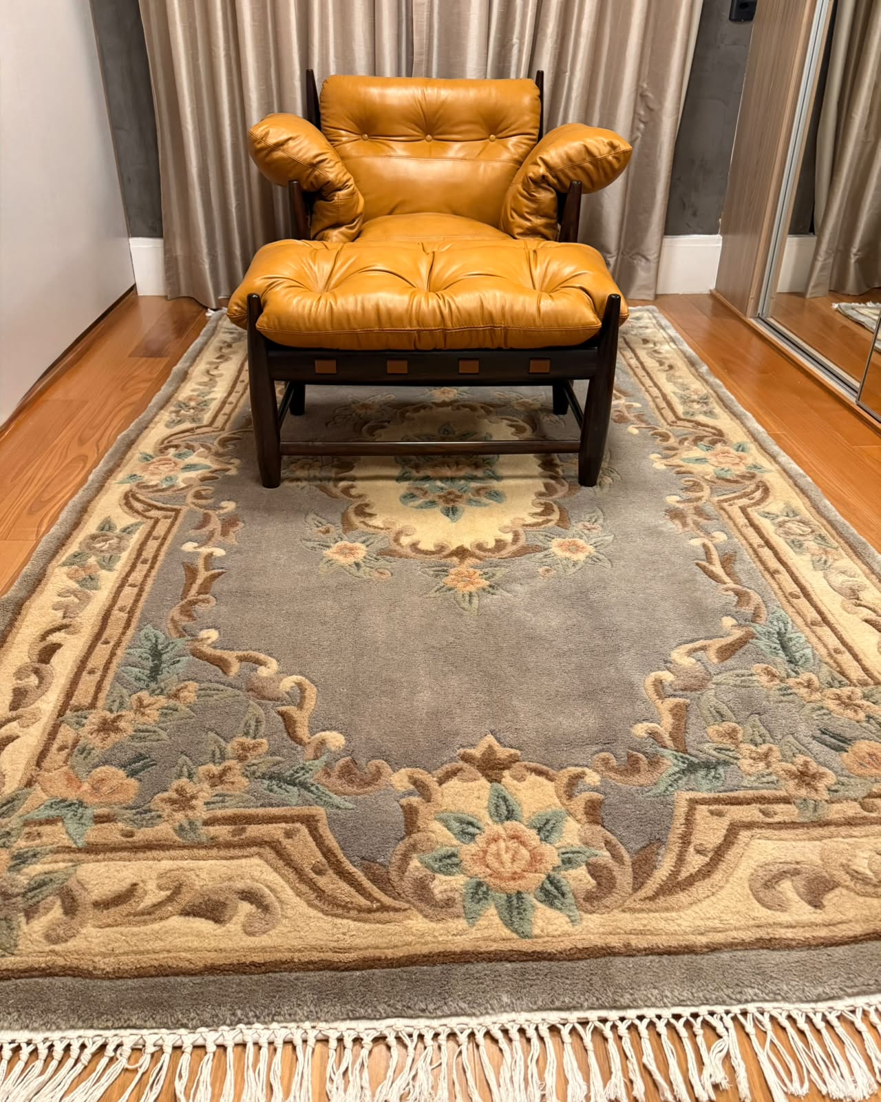 Tapete Chinês Floral (Elegância Clássica) - 2,43 x 1,57m