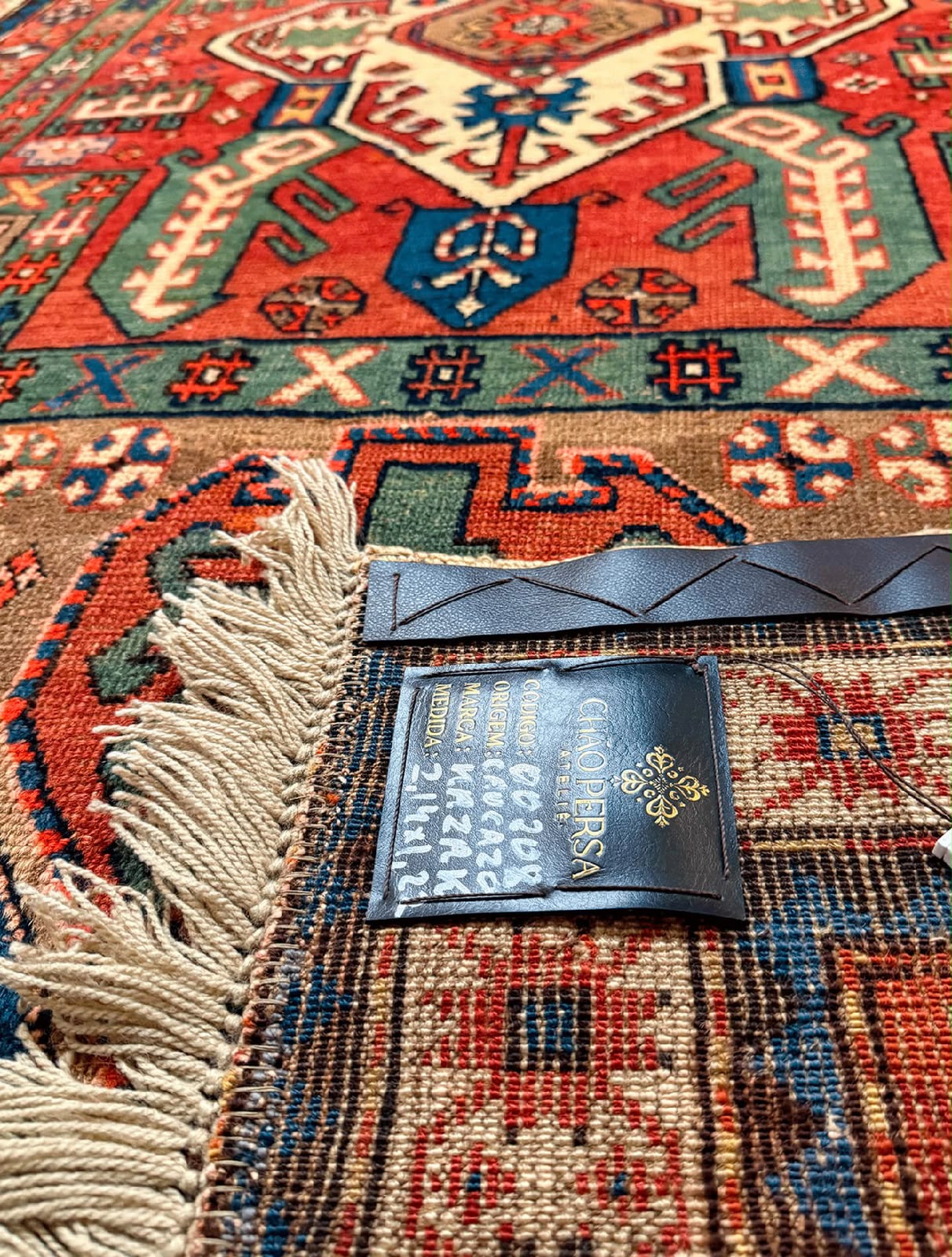 Tapete Kazak (Força Tribal e Beleza Atemporal) - 2,14 x 1,22 m