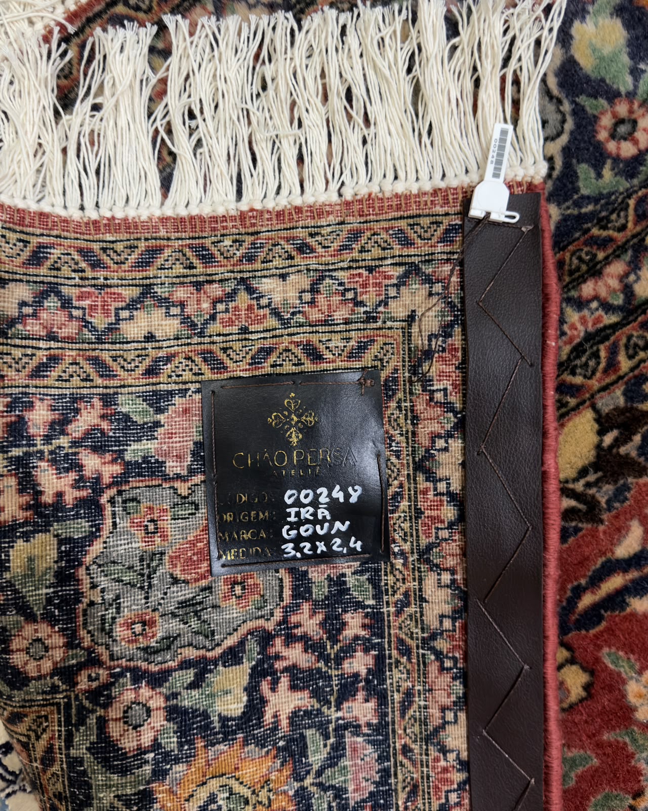 Tapete Persa Ghom (Pontos em Seda e Elegância Atemporal) -  3,20 x 2,40 m
